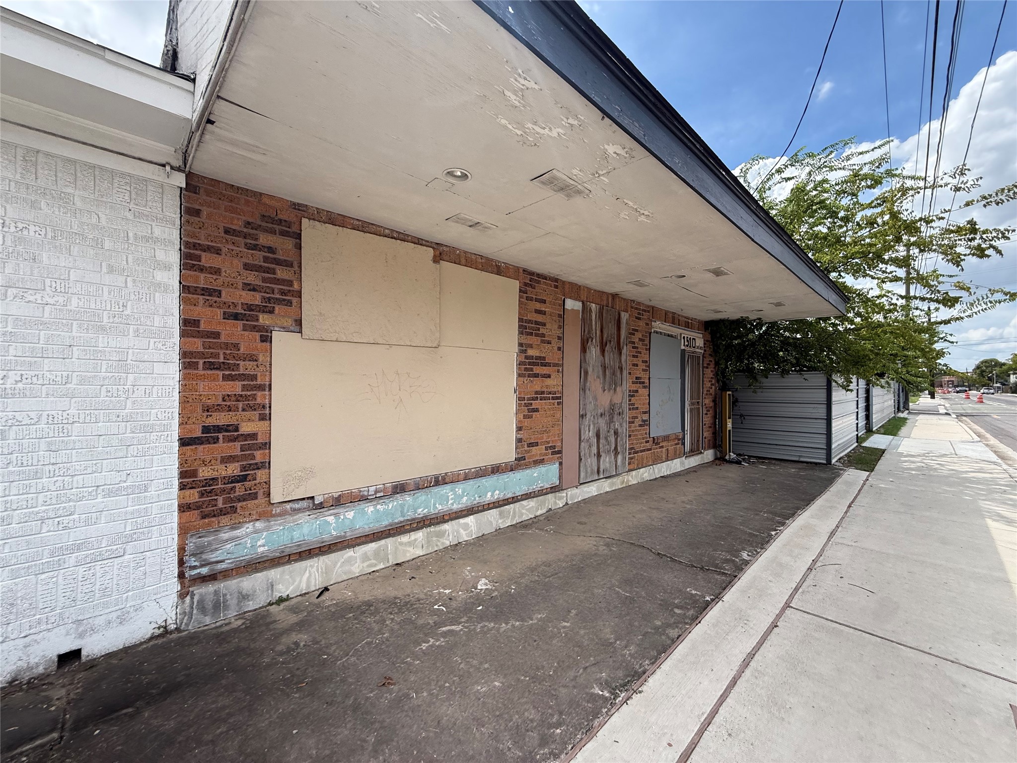 2319 Mckee Street Property Photo 6