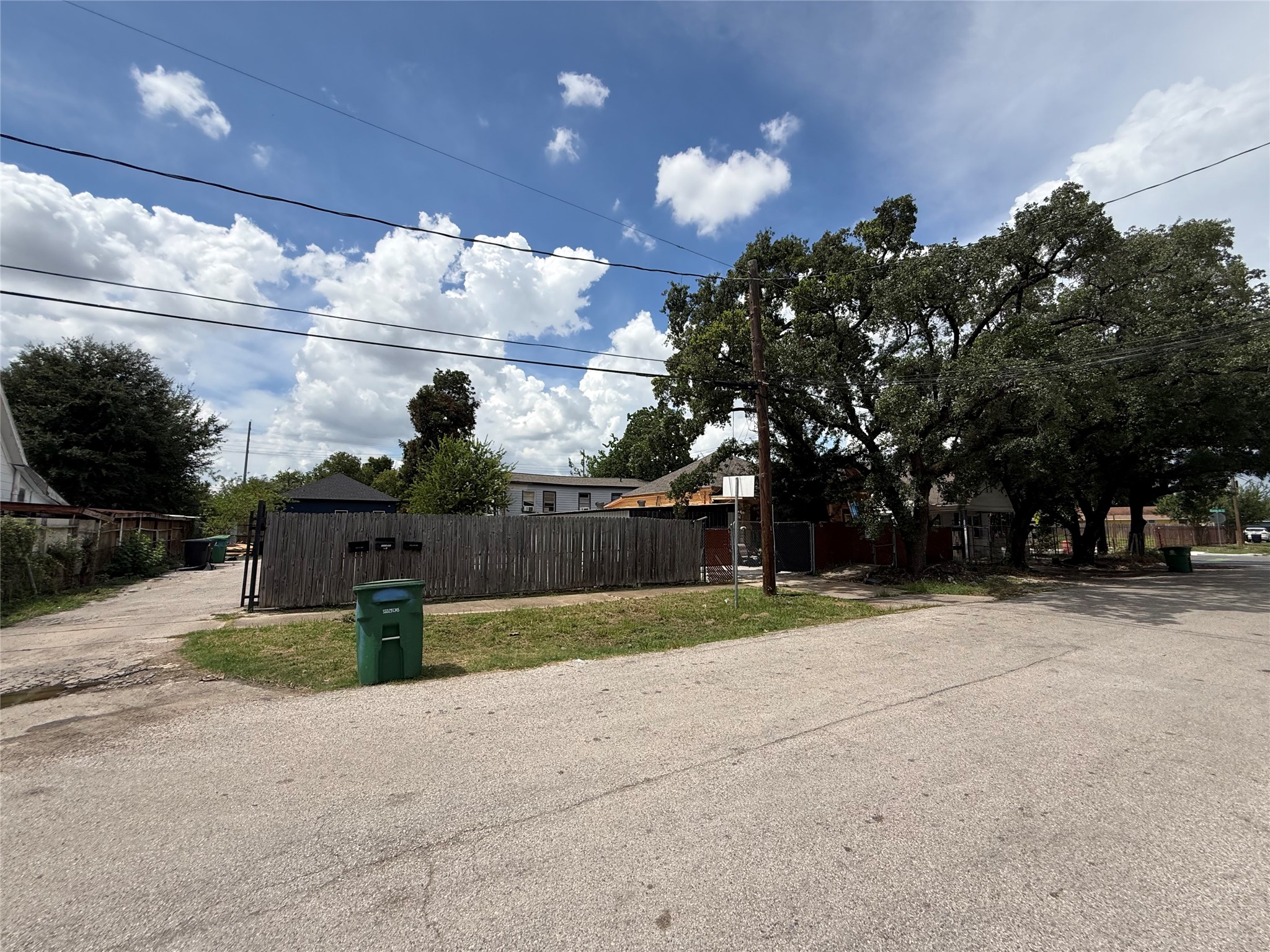 2319 Mckee Street Property Photo 8
