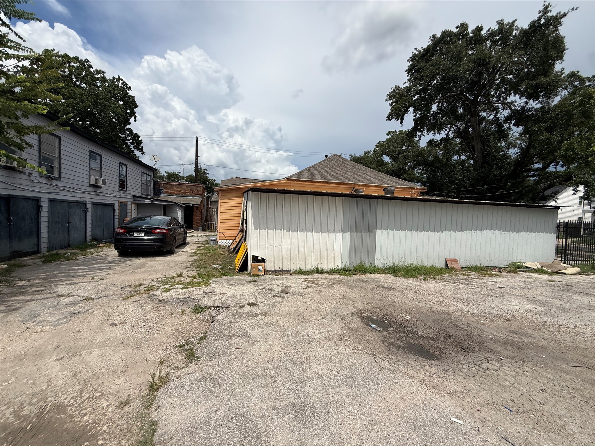 2319 Mckee Street Property Photo 14