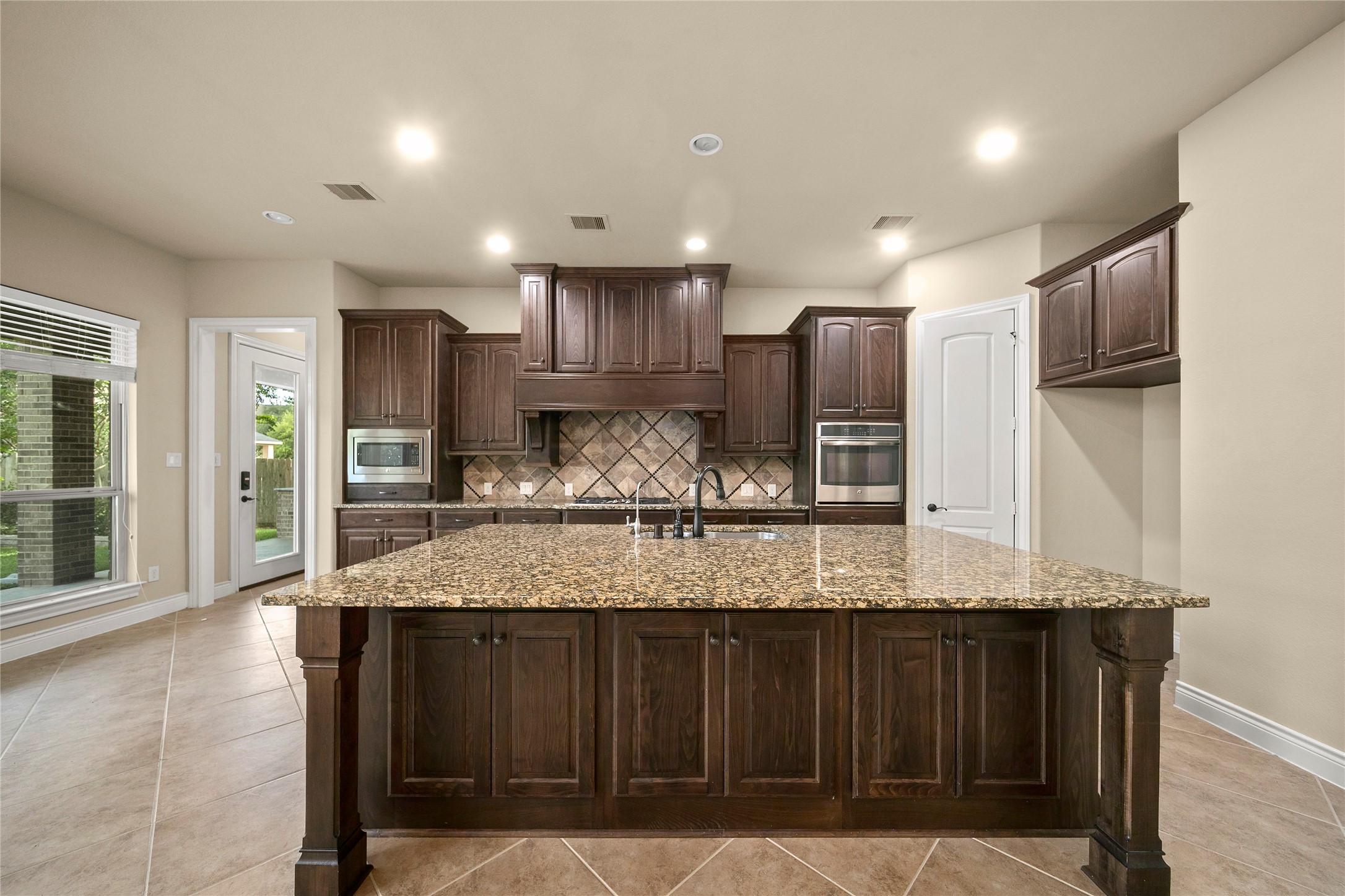 4411 Bandera Branch Lane Property Photo 7