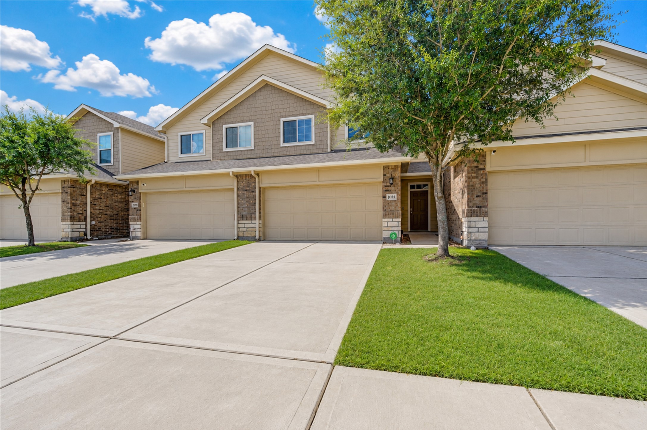 17021 Wilthorne Gardens Court Property Photo 1