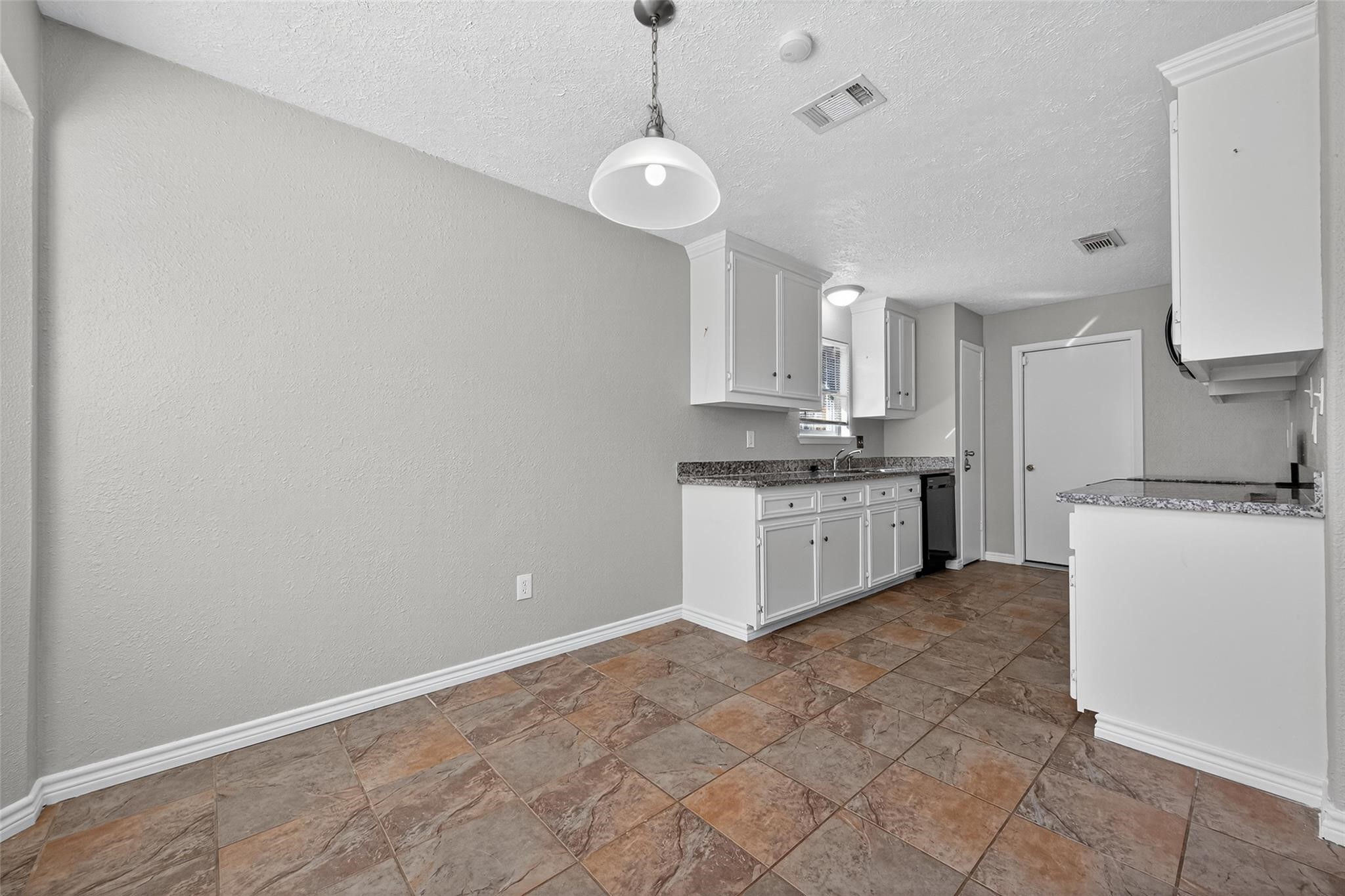 5834 Fallengate Drive Property Photo 10