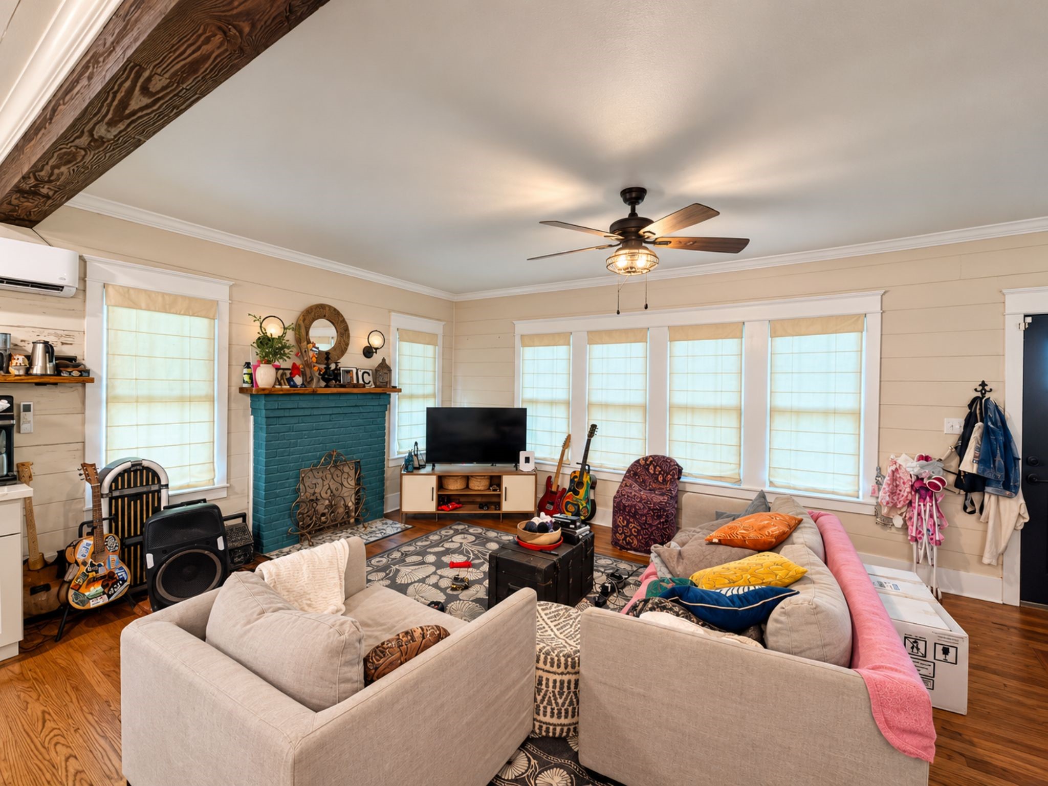 5223 Avenue O Property Photo 2