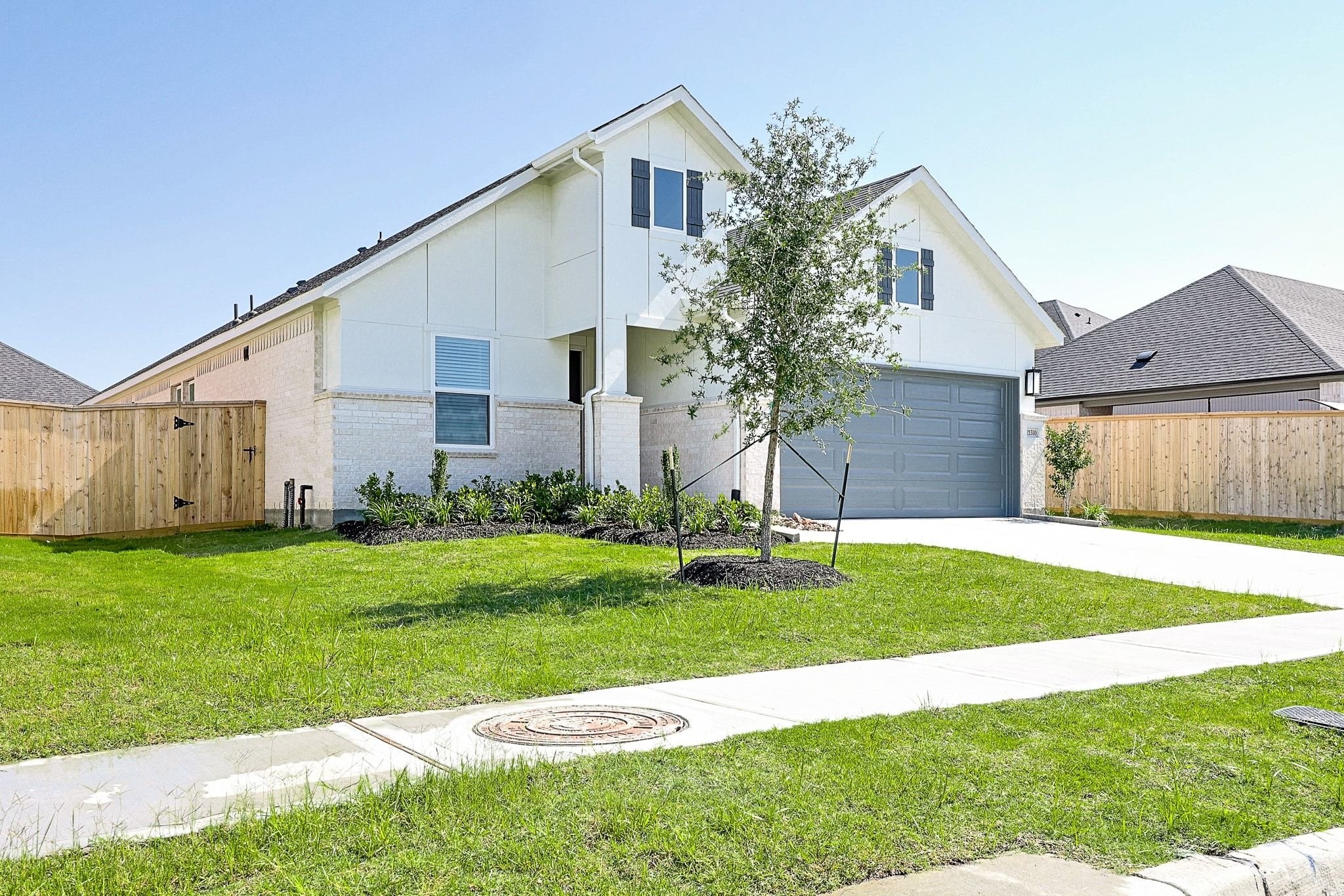 21510 Banpo Bend Drive Property Photo 2