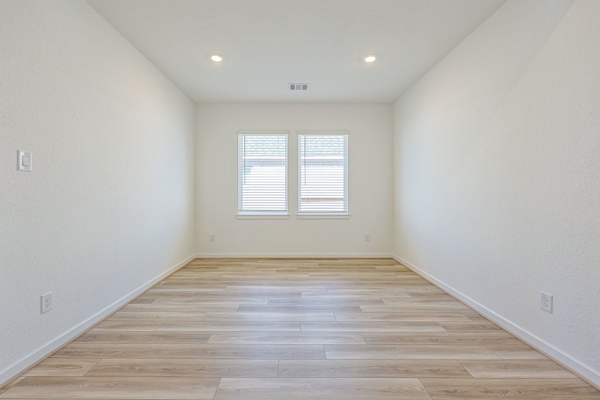 21510 Banpo Bend Drive Property Photo 4