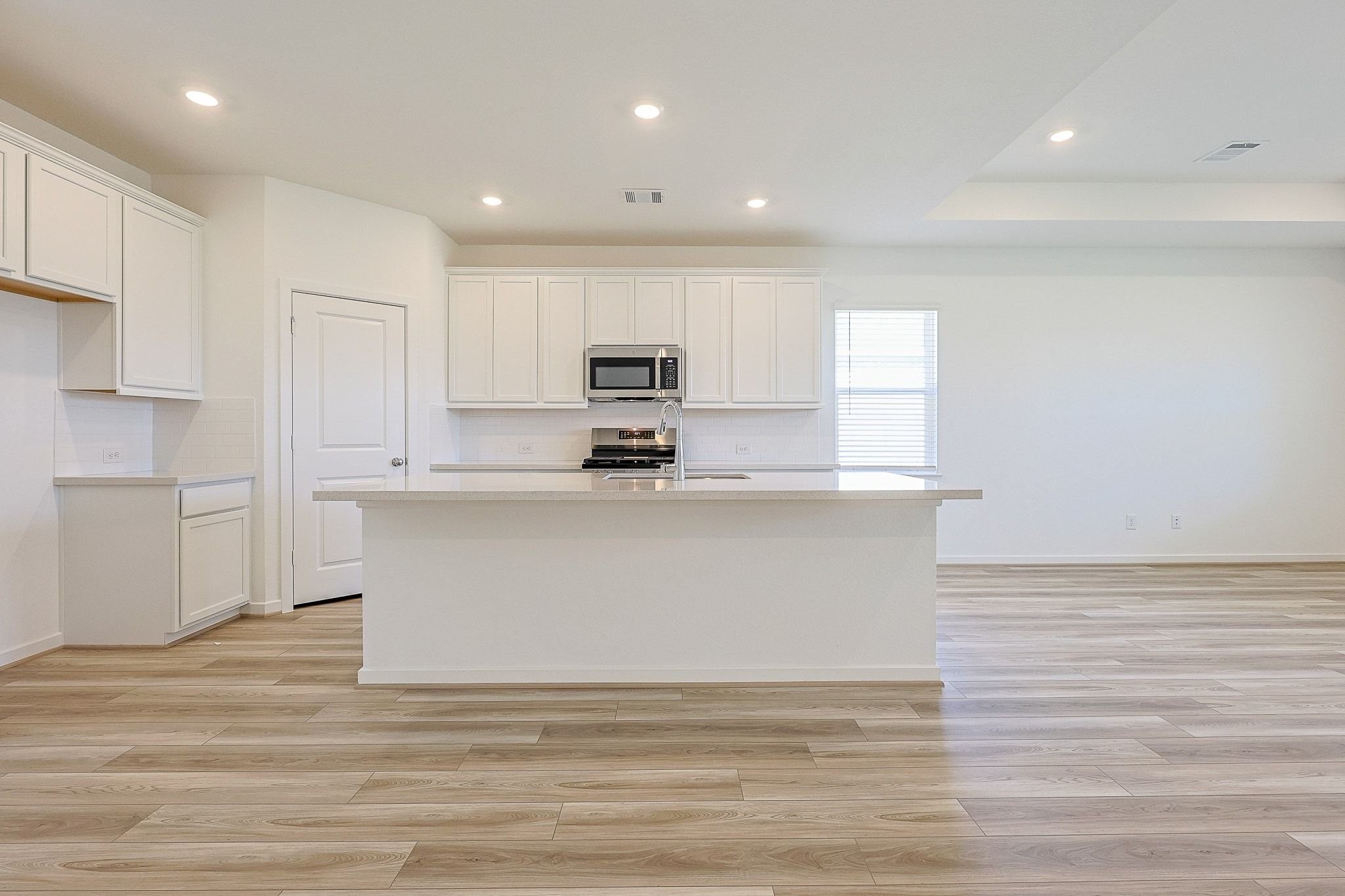 21510 Banpo Bend Drive Property Photo 6