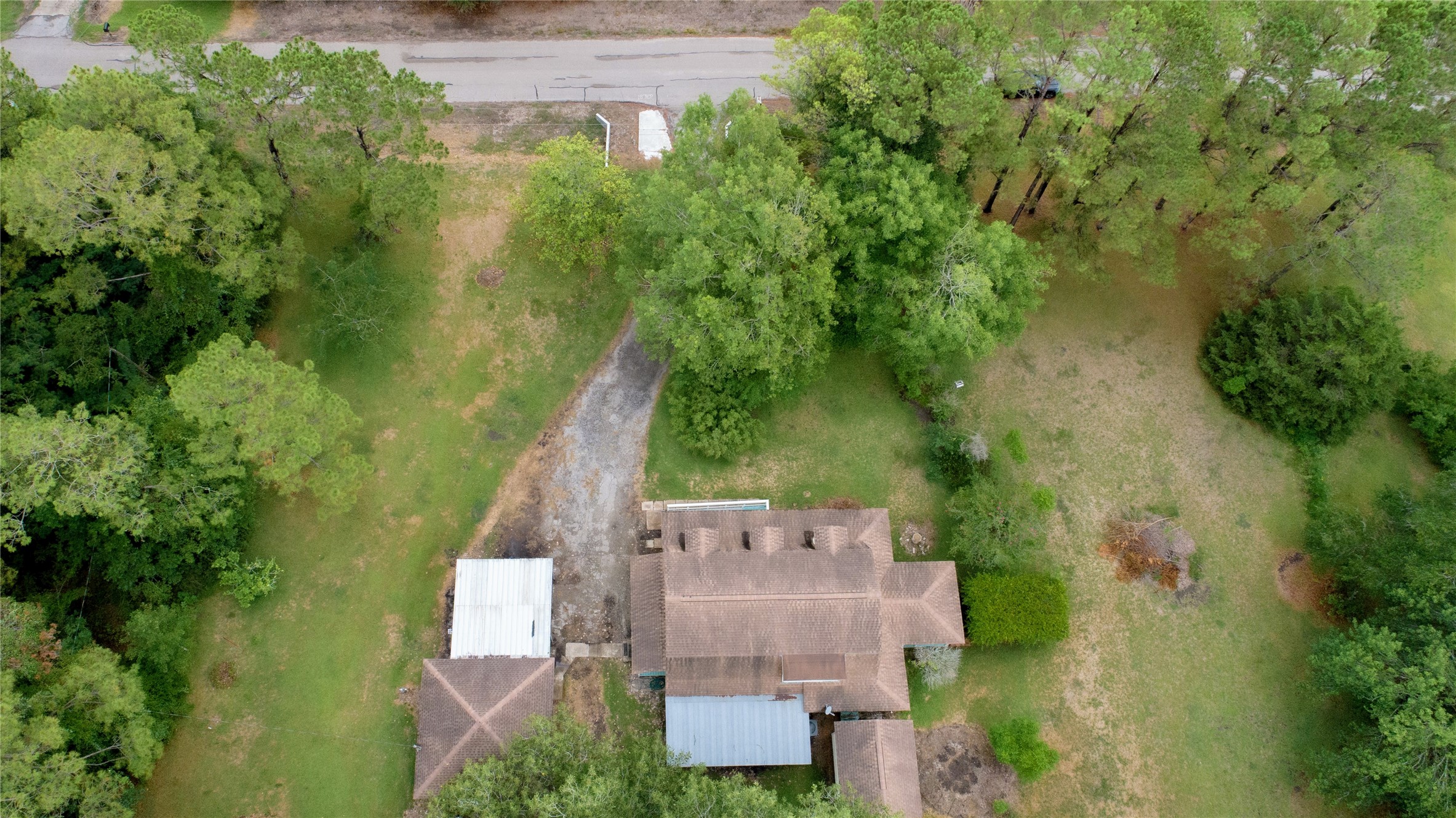15586 County Road 436 Property Photo 2