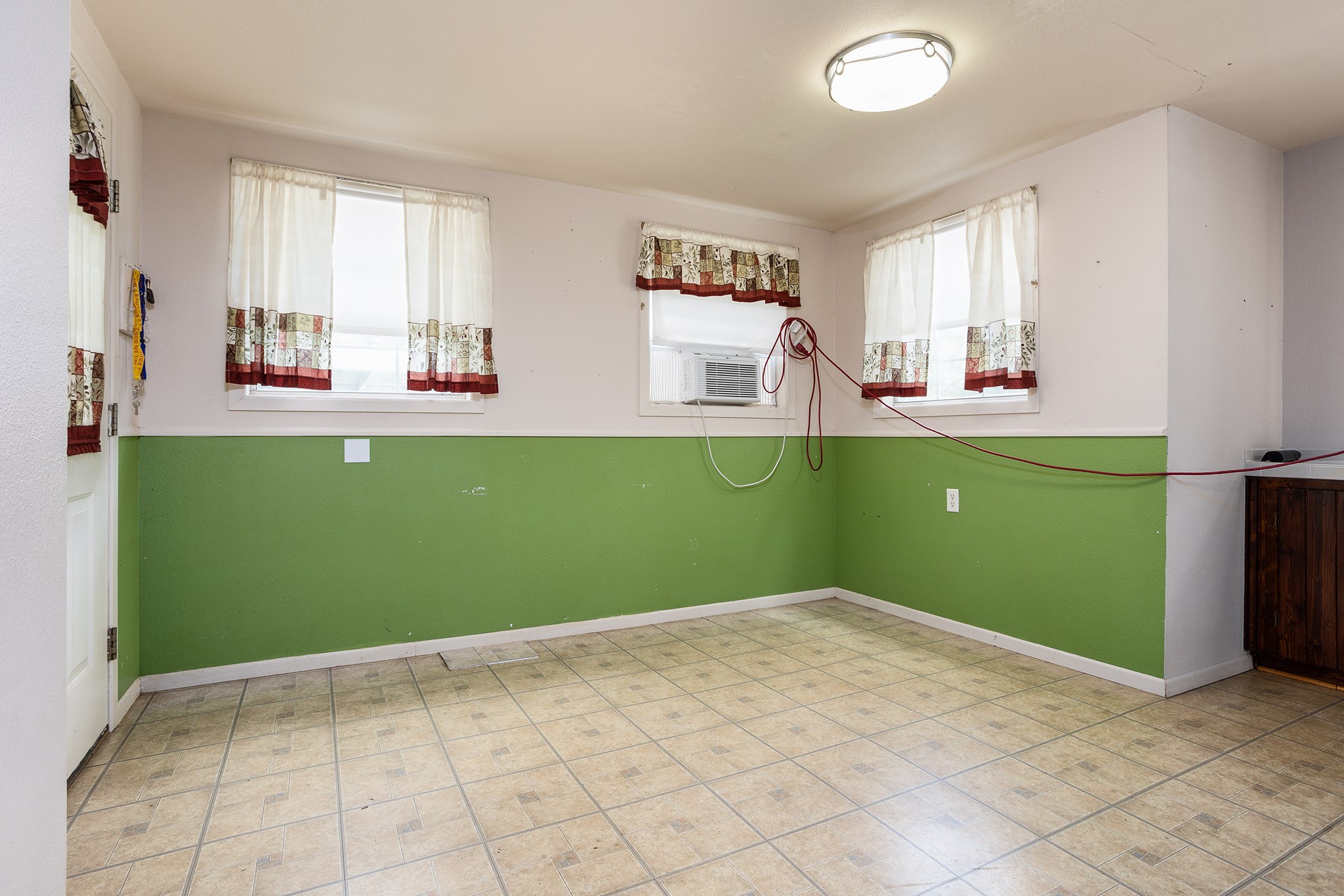 15586 County Road 436 Property Photo 9