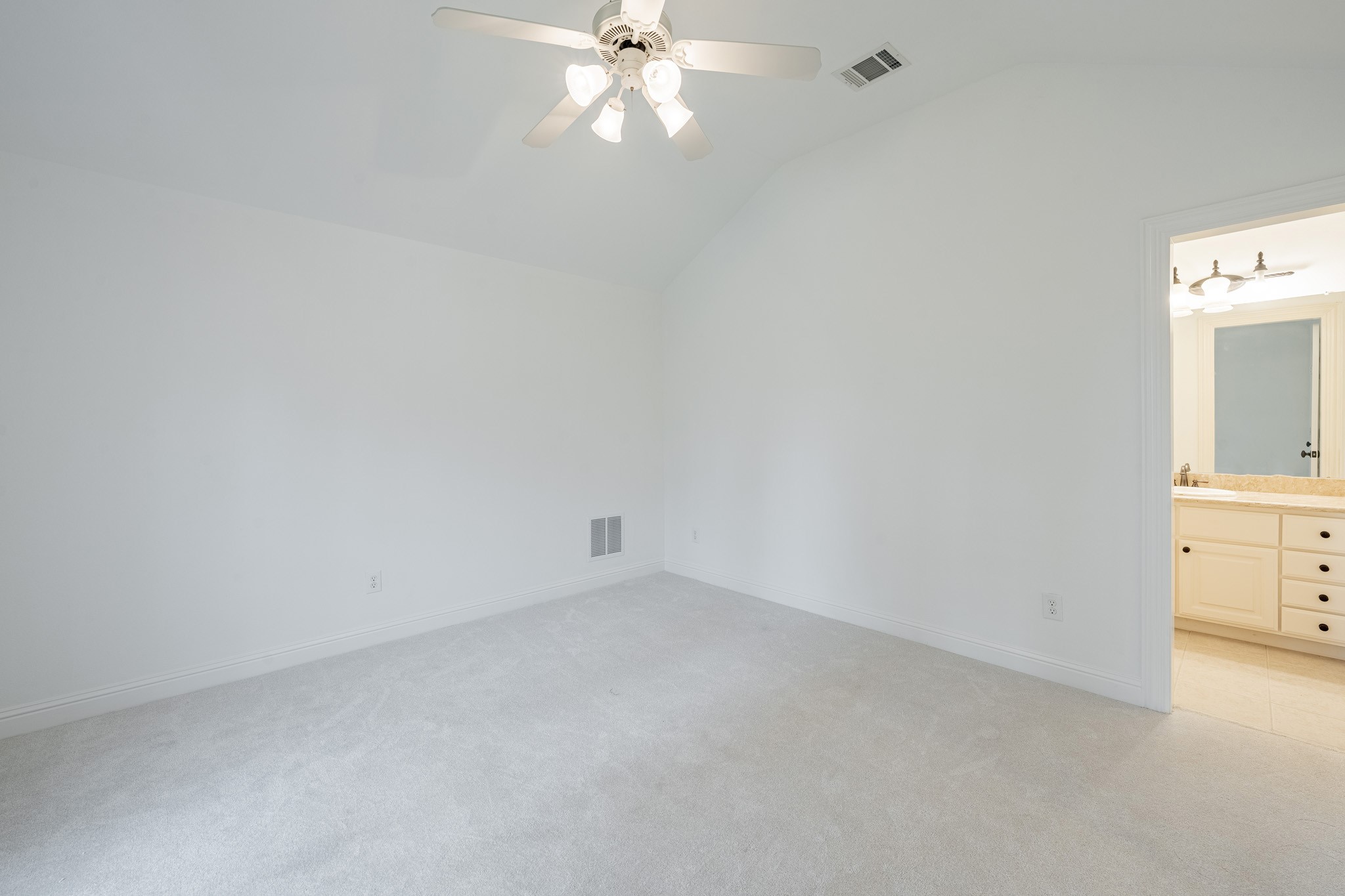 10 Libretto Court Property Photo 35