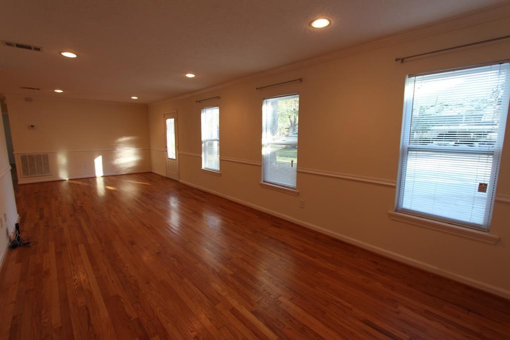 6534 Sivley Street Property Photo 3