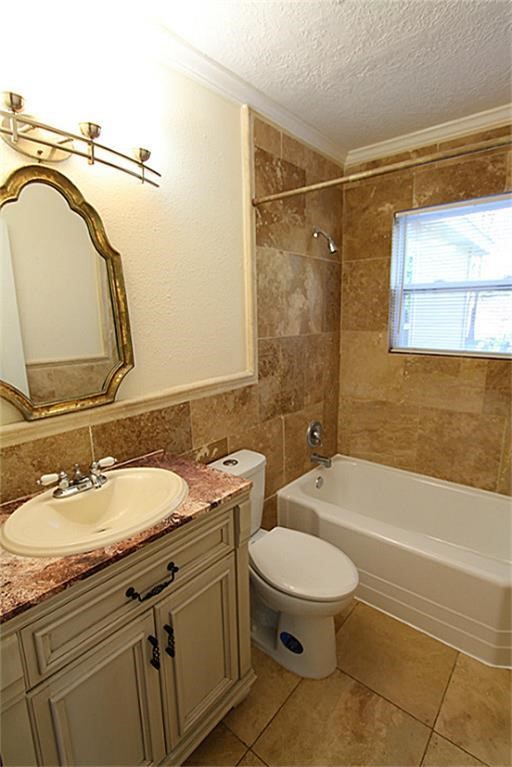 6534 Sivley Street Property Photo 8