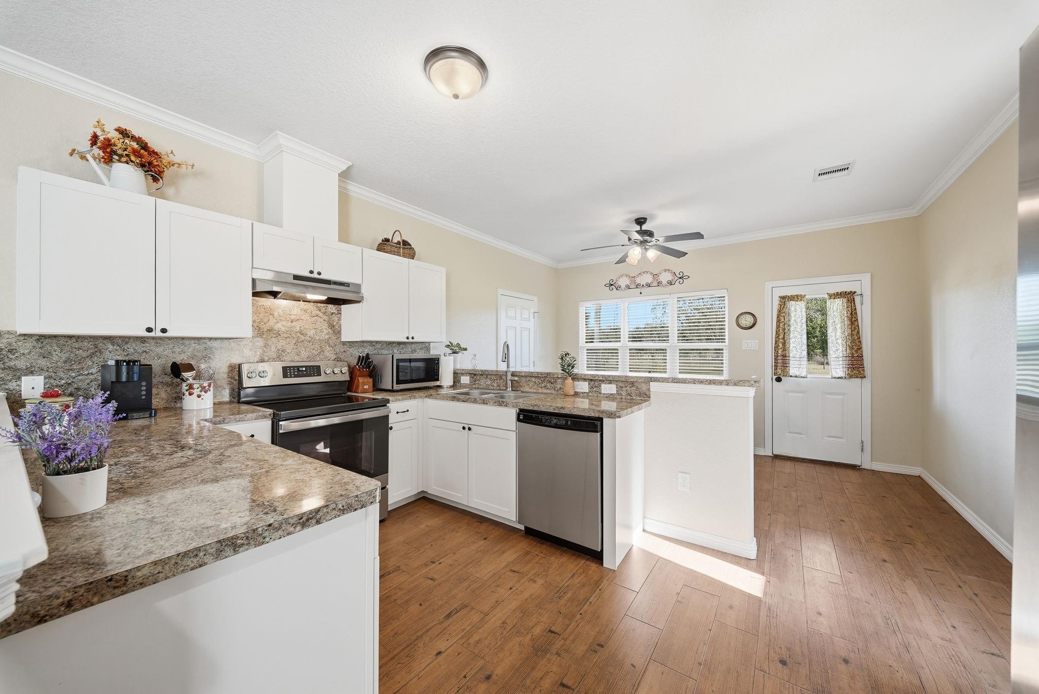 1937 Manak Road, Sealy Tx 77474 Property Photo 8