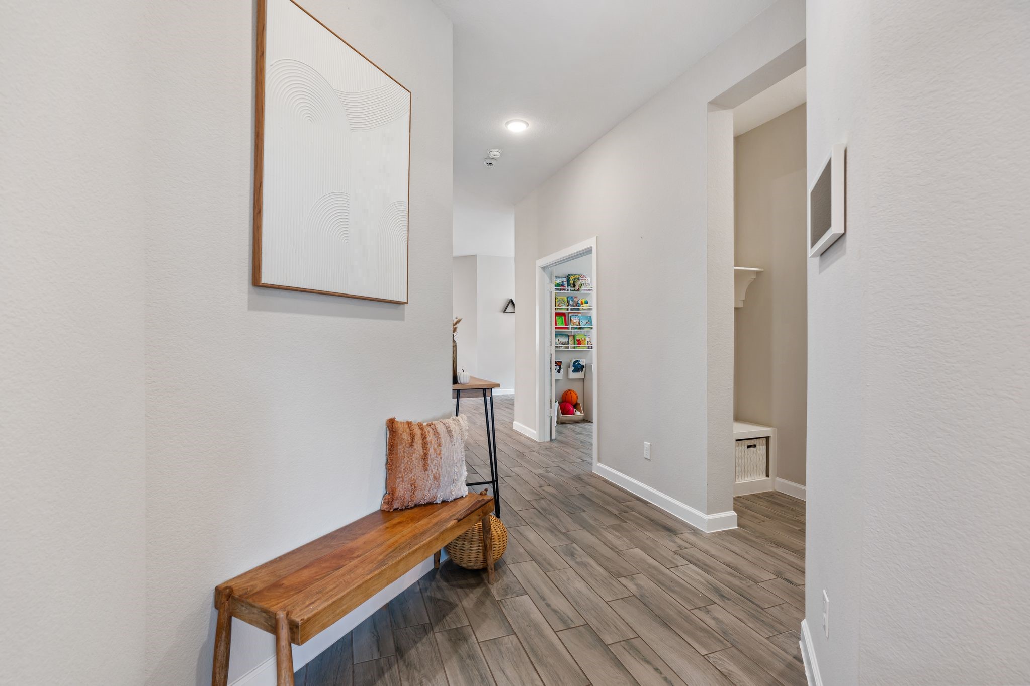 6034 Daggerwing Way Property Photo 5