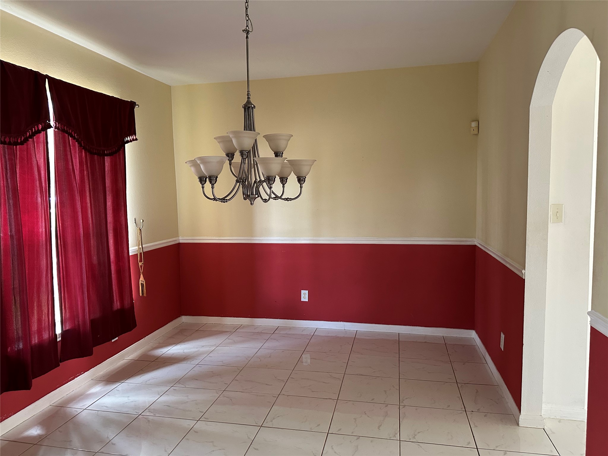 1635 Buckwood Court Property Photo 3