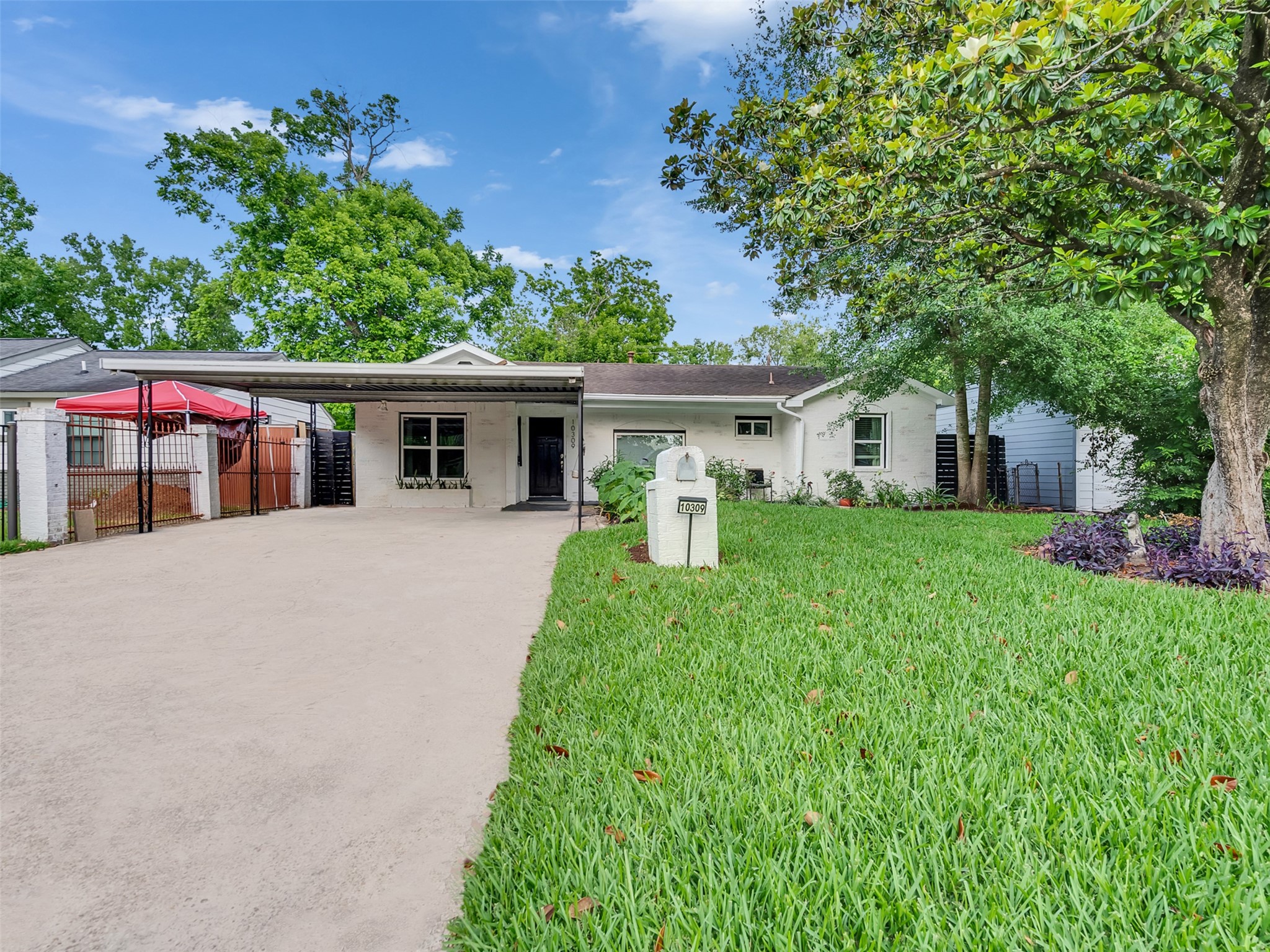 10309 Chesterfield Drive Property Photo 3