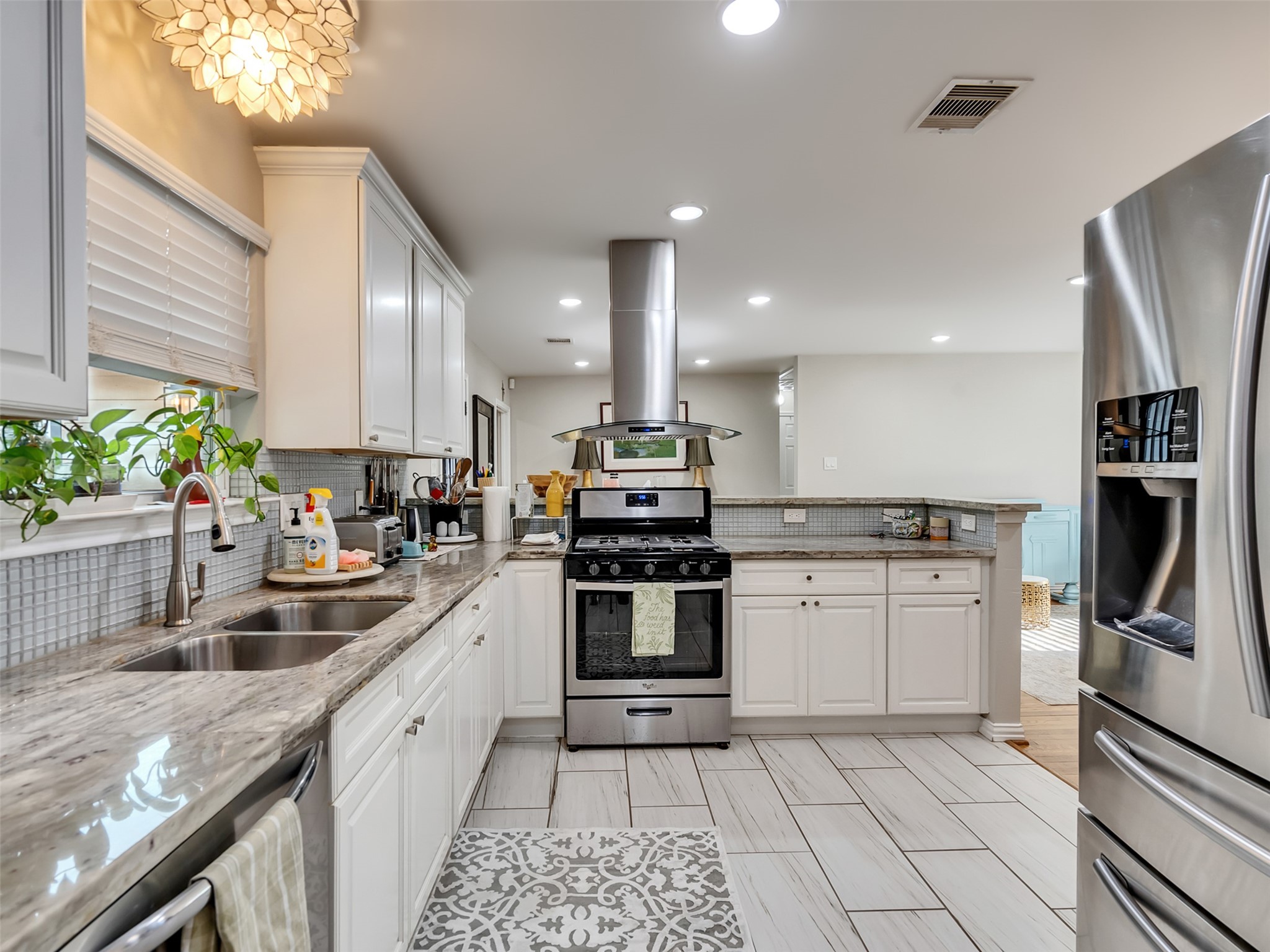 10309 Chesterfield Drive Property Photo 4