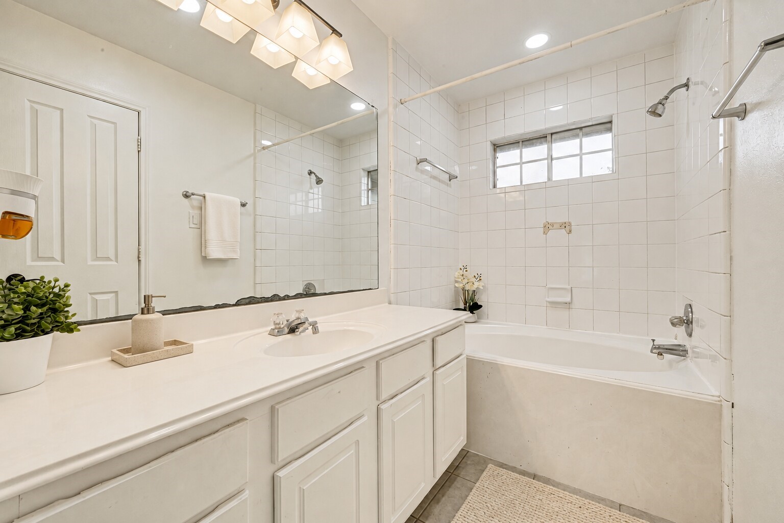 11727 Rolling Stream Drive Property Photo 14