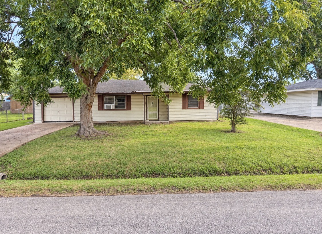 3104 Central Boulevard Property Photo 1