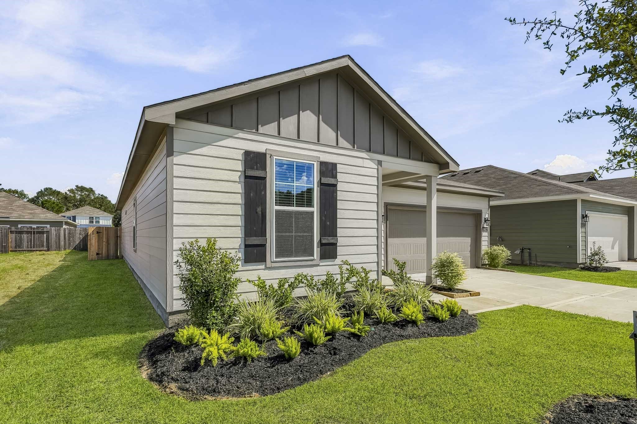 10627 Crockett Meadows Boulevard Property Photo 3