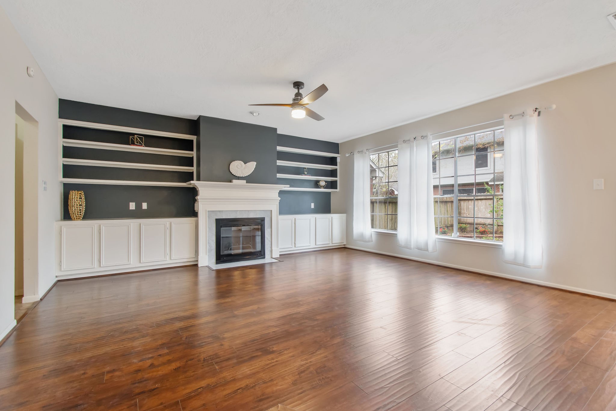 14806 Cedar Isle Drive Property Photo 3