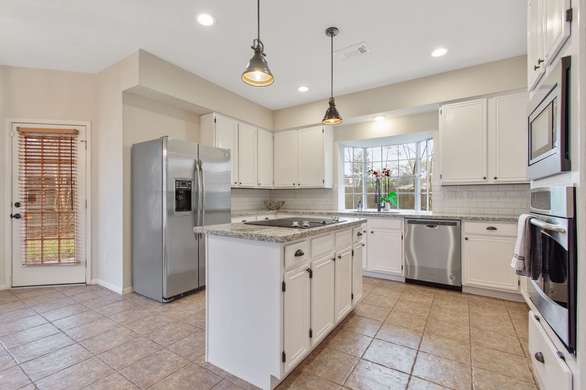 14806 Cedar Isle Drive Property Photo 4