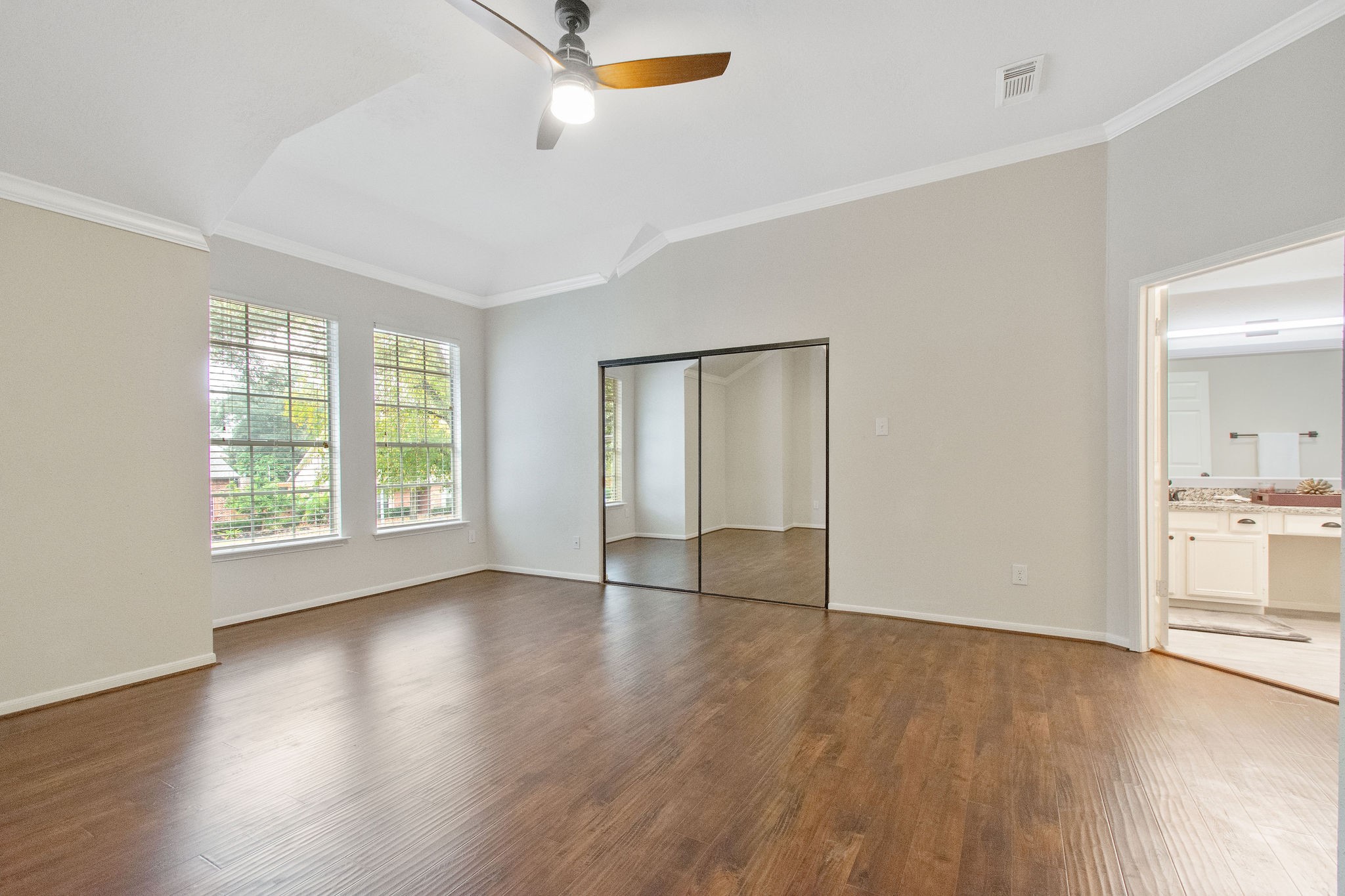 14806 Cedar Isle Drive Property Photo 5