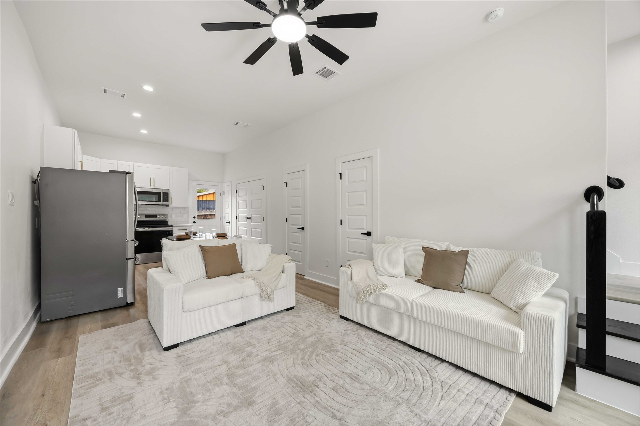 7221 Sandra Street A-b Property Photo 5