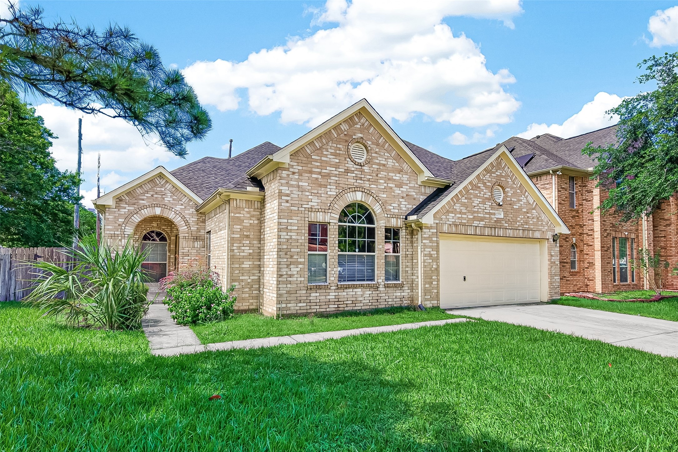 12338 Ashford Hollow Drive Property Photo 4