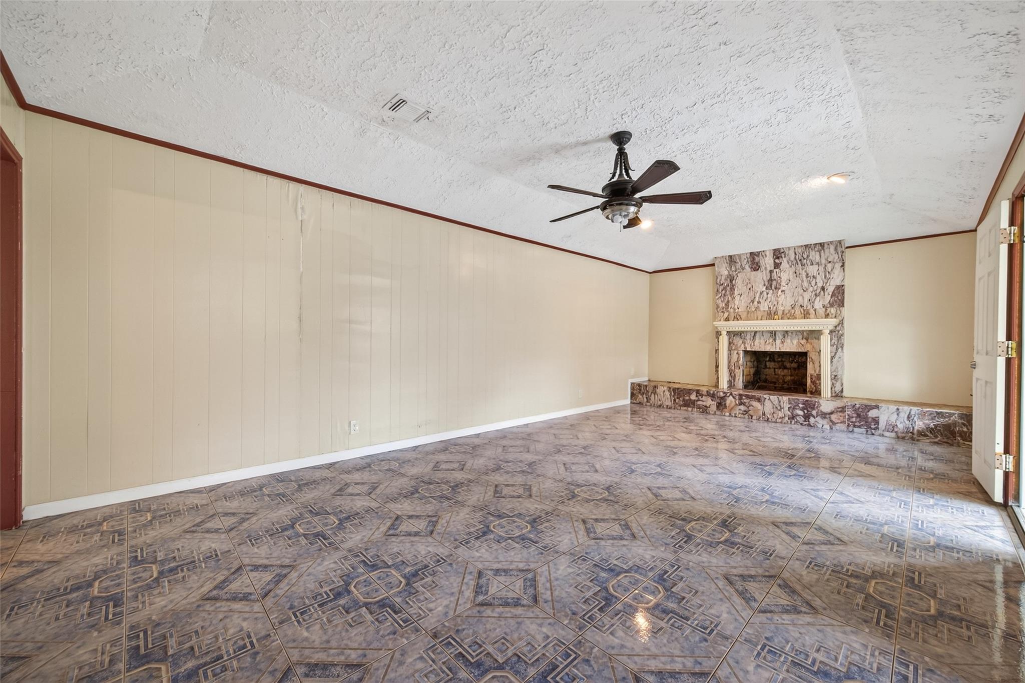 9318 Benning Drive Property Photo 7