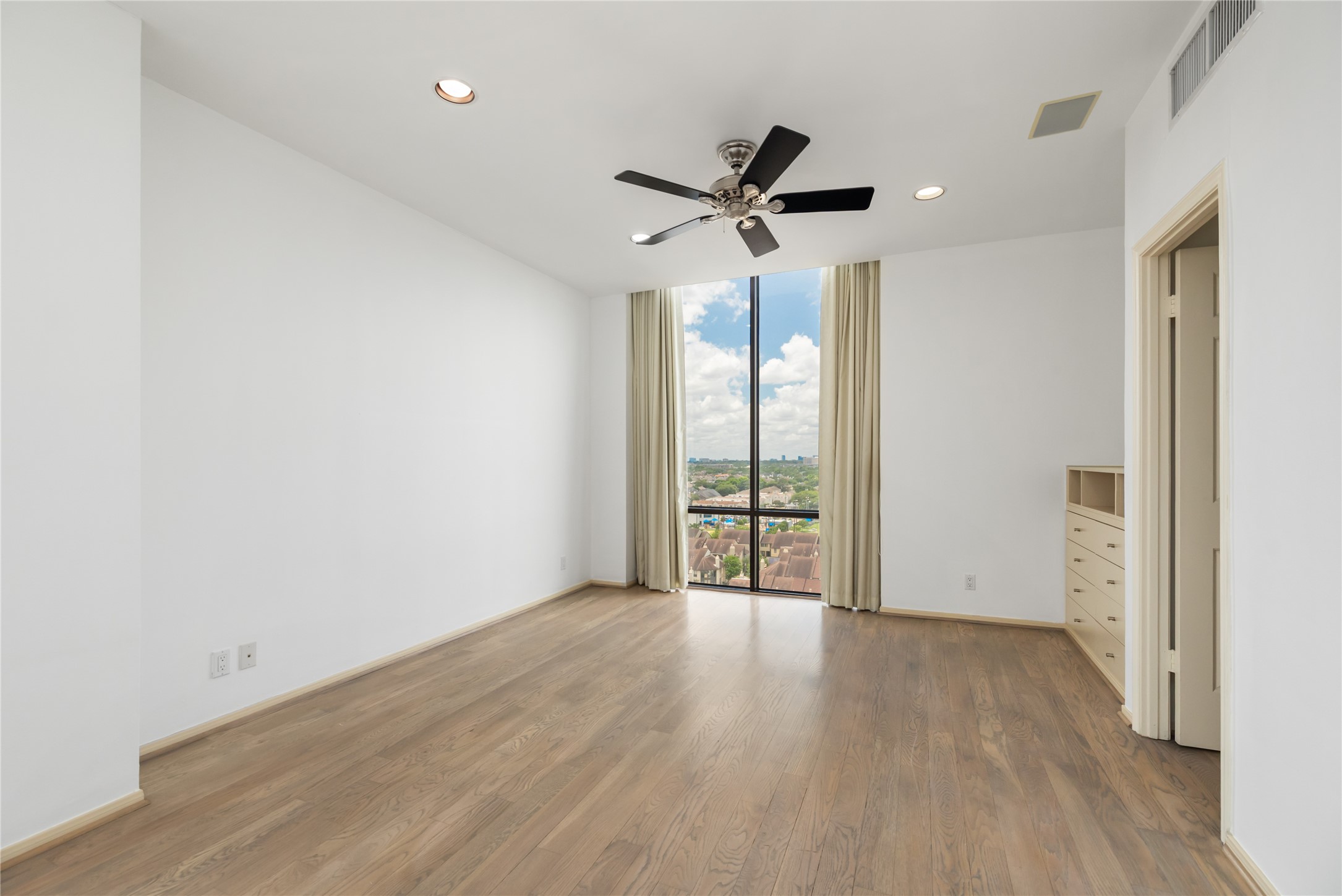 1111 Bering Drive 1202 Property Photo 5