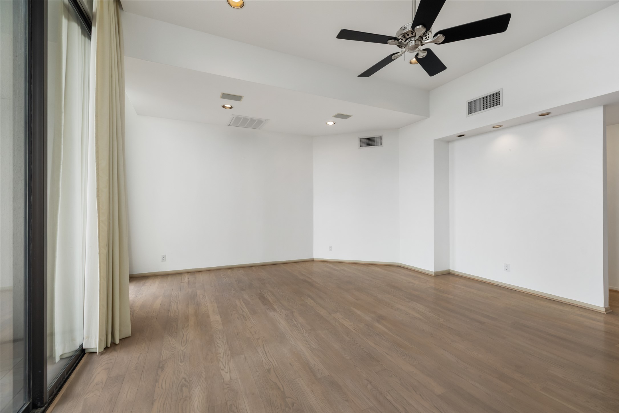 1111 Bering Drive 1202 Property Photo 12