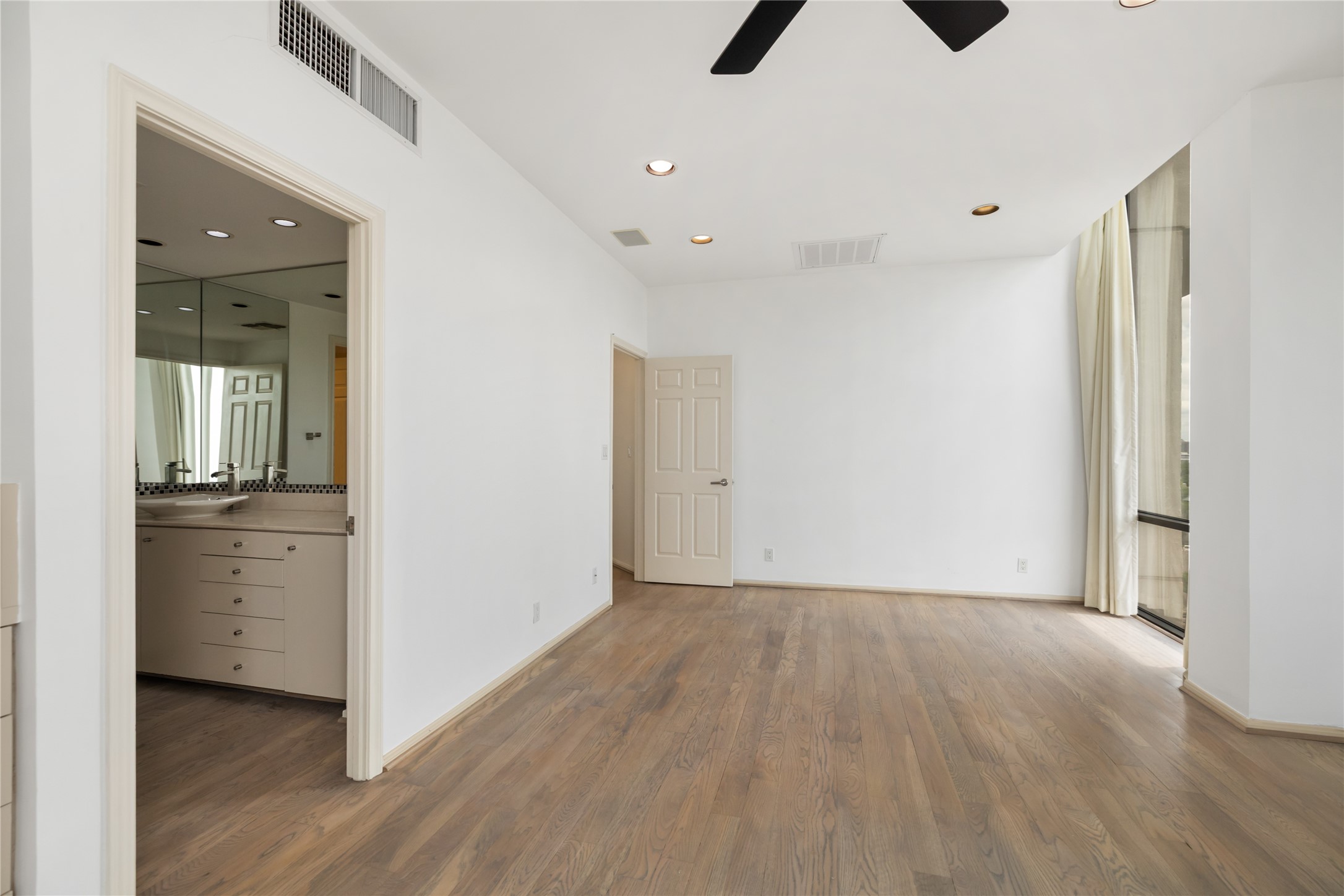 1111 Bering Drive 1202 Property Photo 17