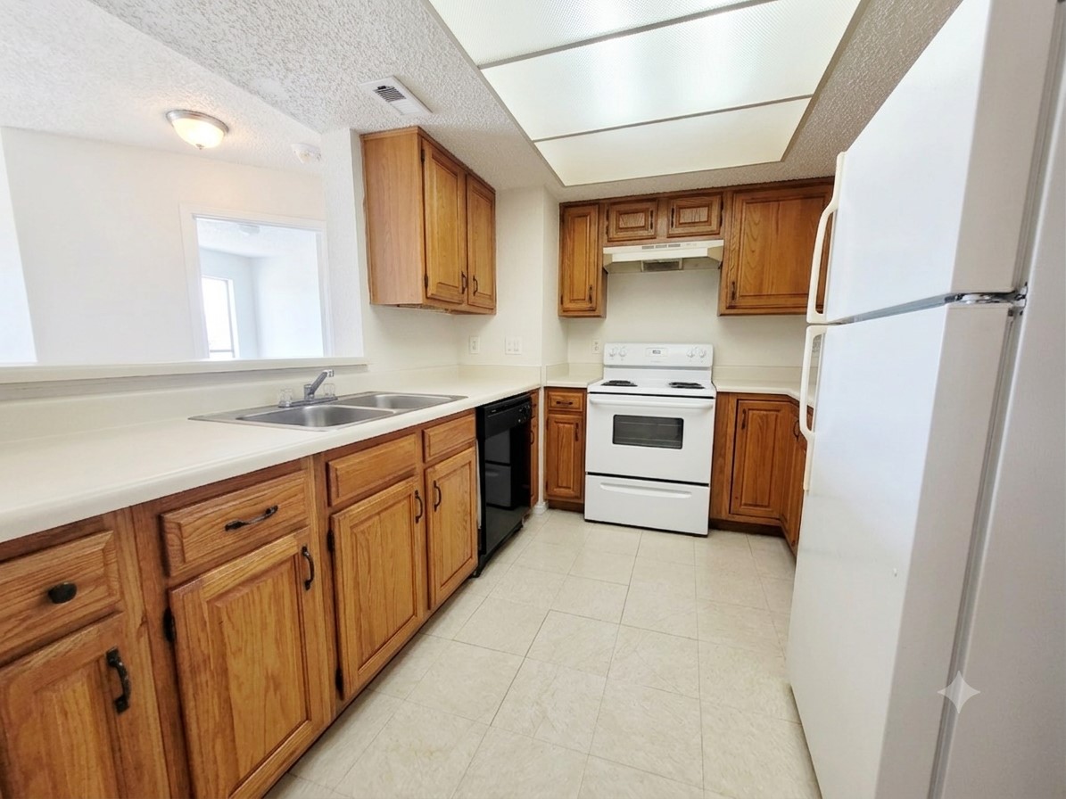 2826 S Bartell Drive 38 Property Photo 8
