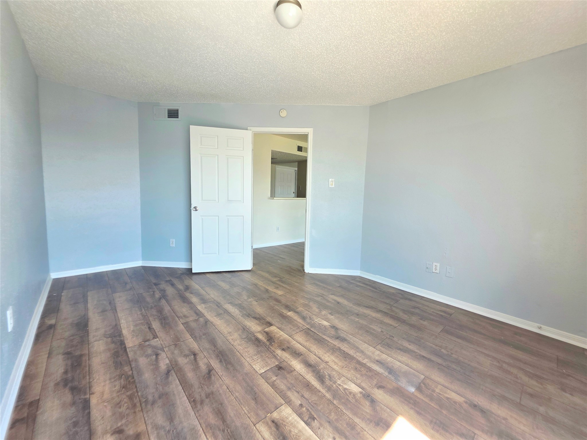 2826 S Bartell Drive 38 Property Photo 18