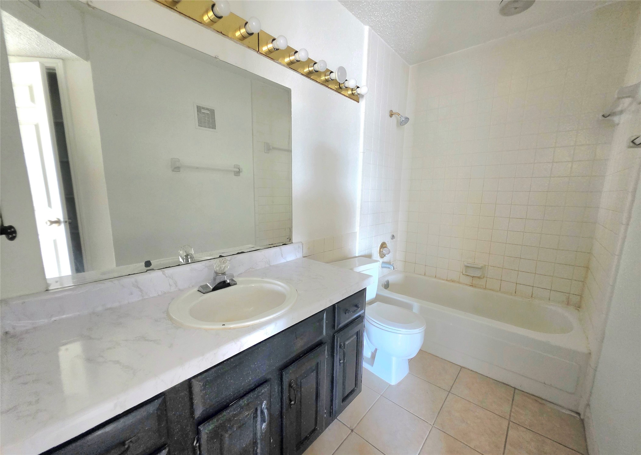 2826 S Bartell Drive 38 Property Photo 19