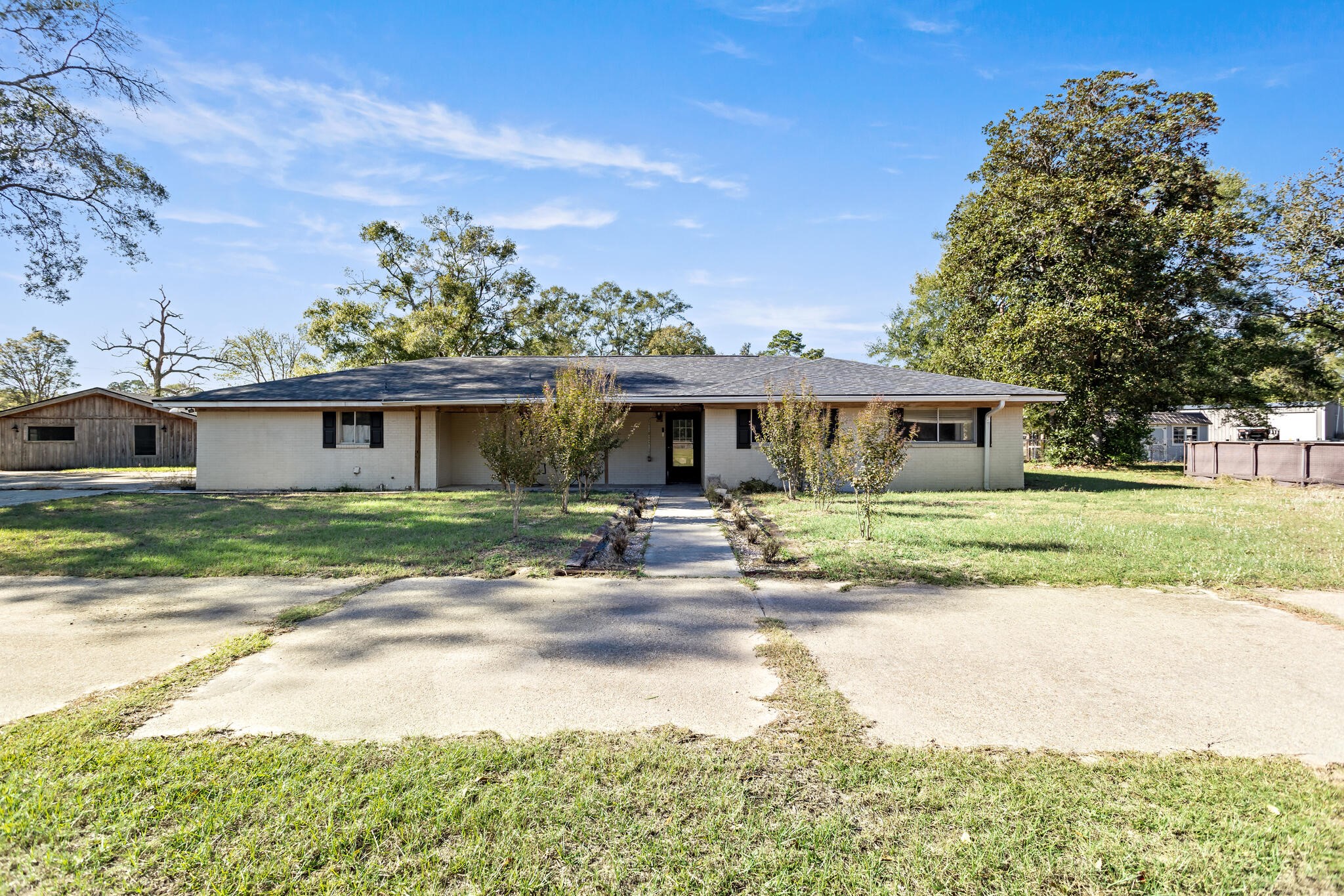 11933 Fm 777 Property Photo 2