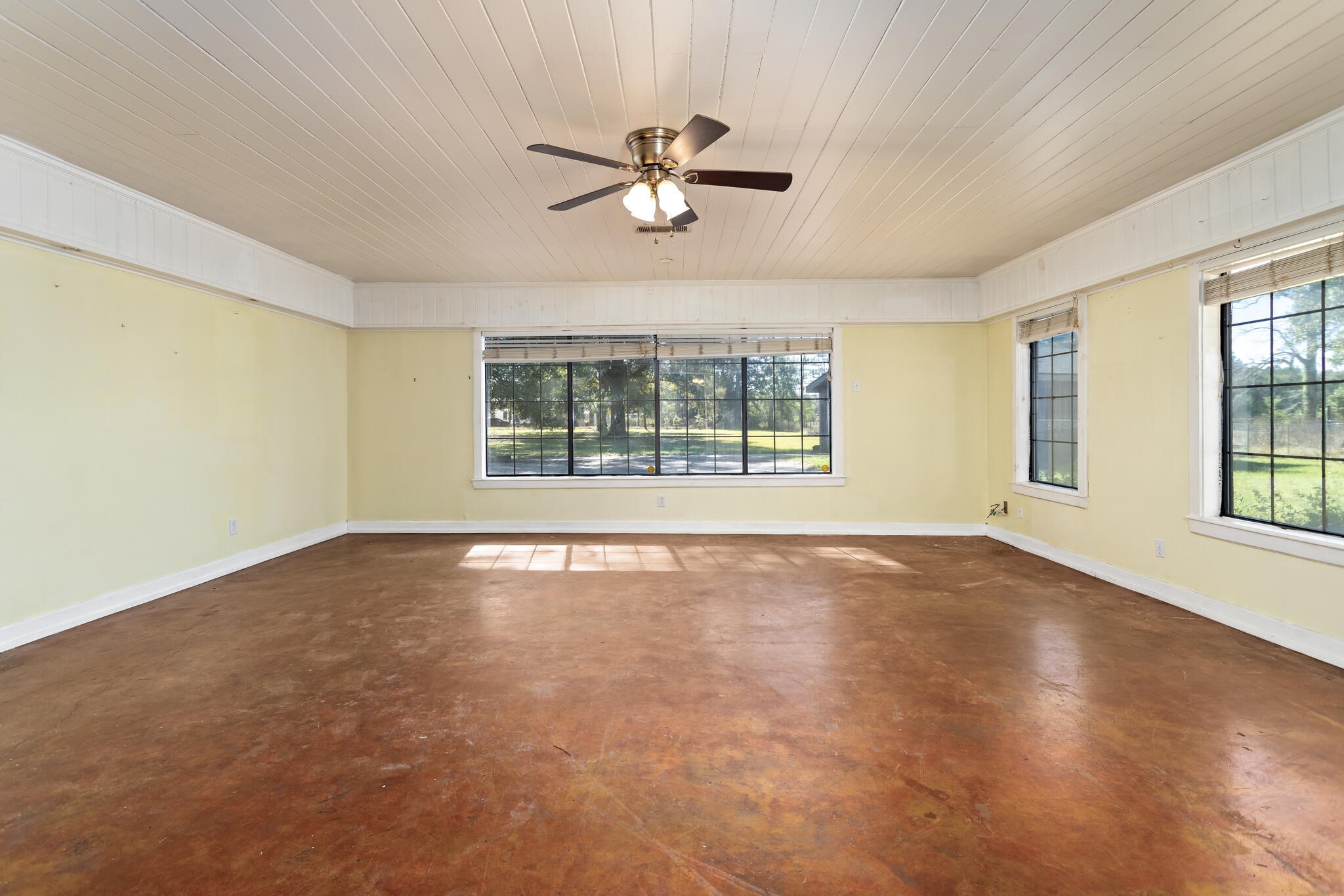 11933 Fm 777 Property Photo 13