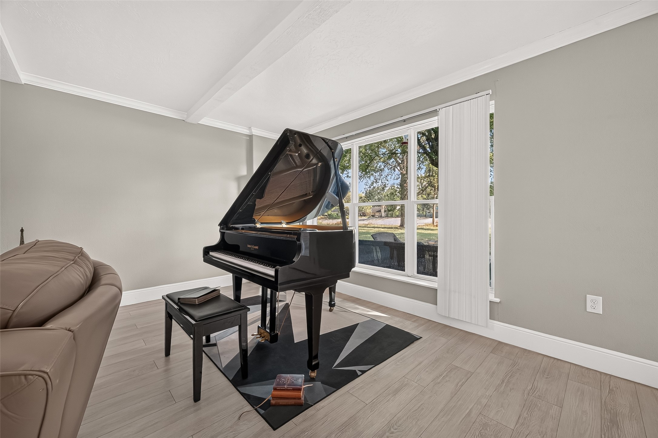 5507 Arncliffe Drive Property Photo 8