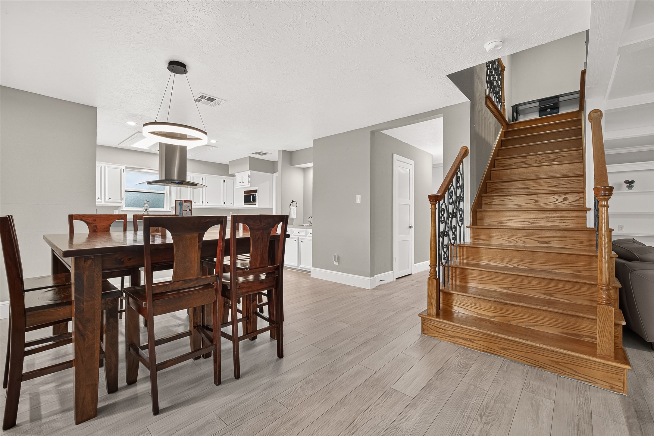 5507 Arncliffe Drive Property Photo 12