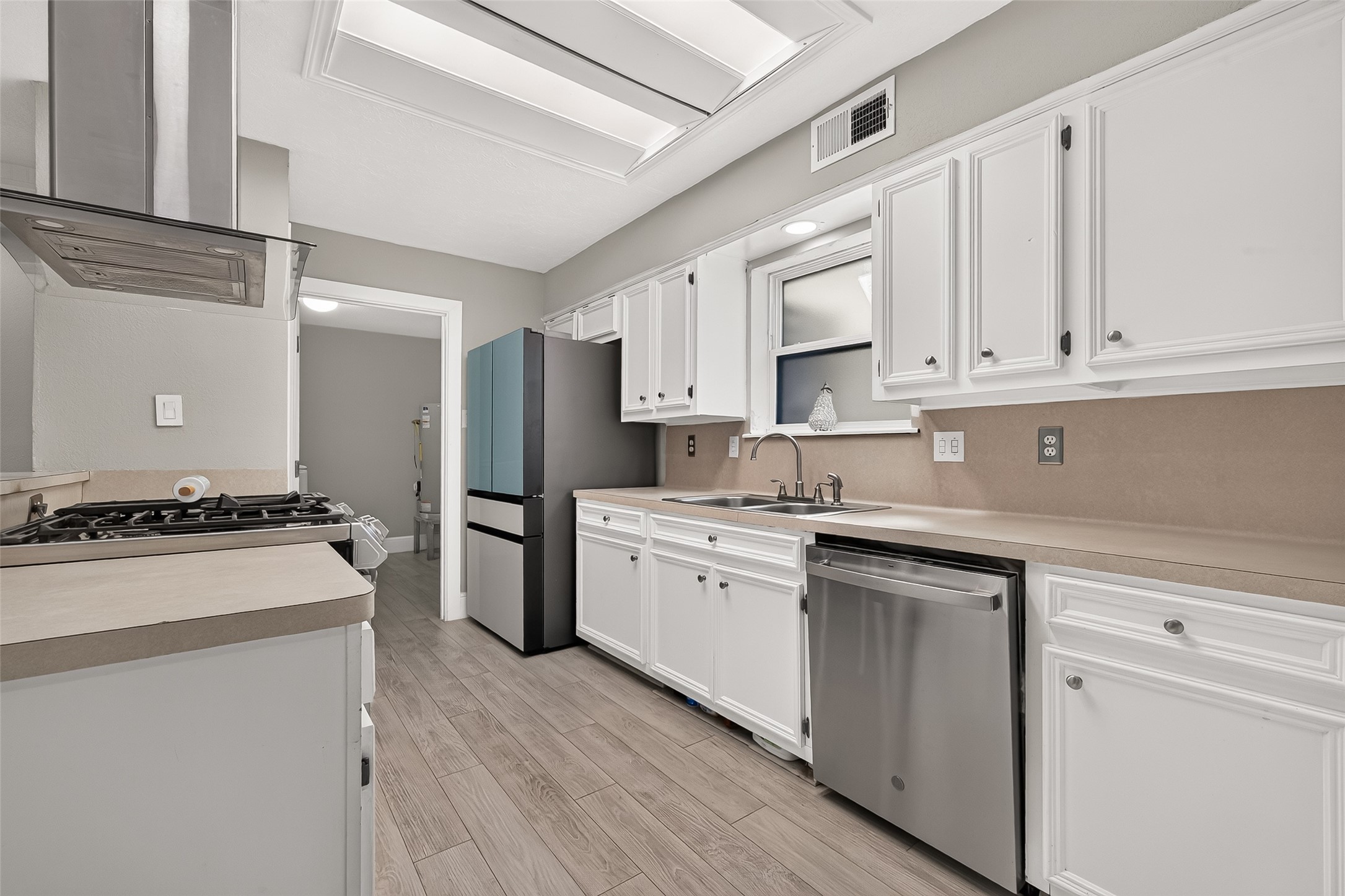 5507 Arncliffe Drive Property Photo 18