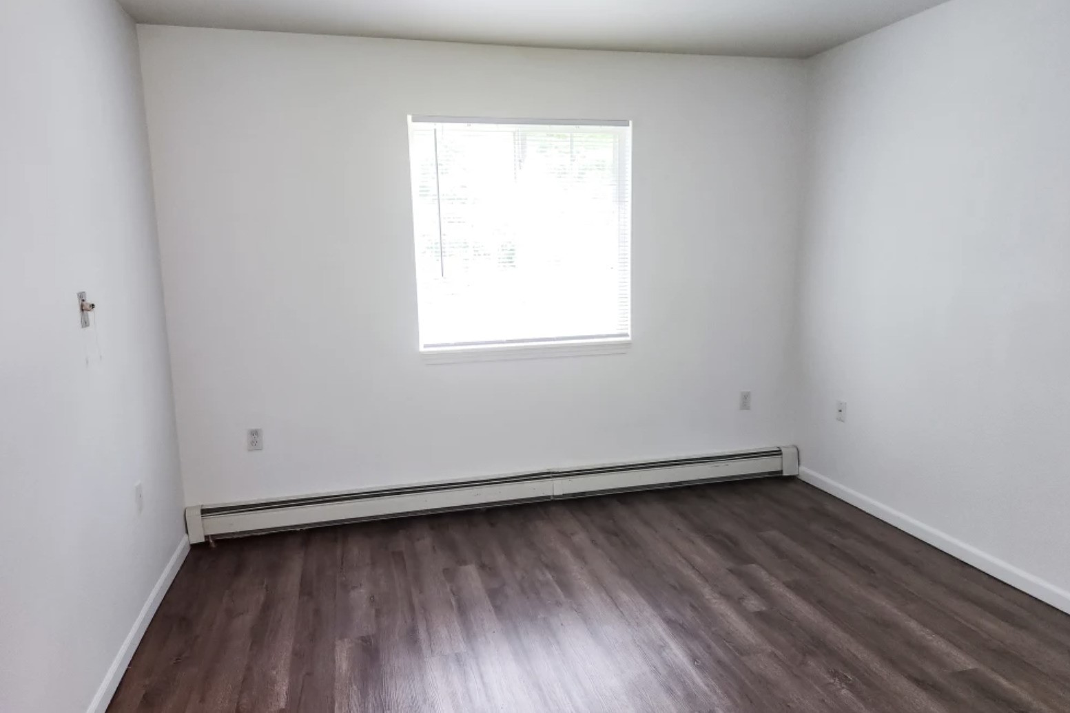 700 N Douglas Avenue Property Photo 5