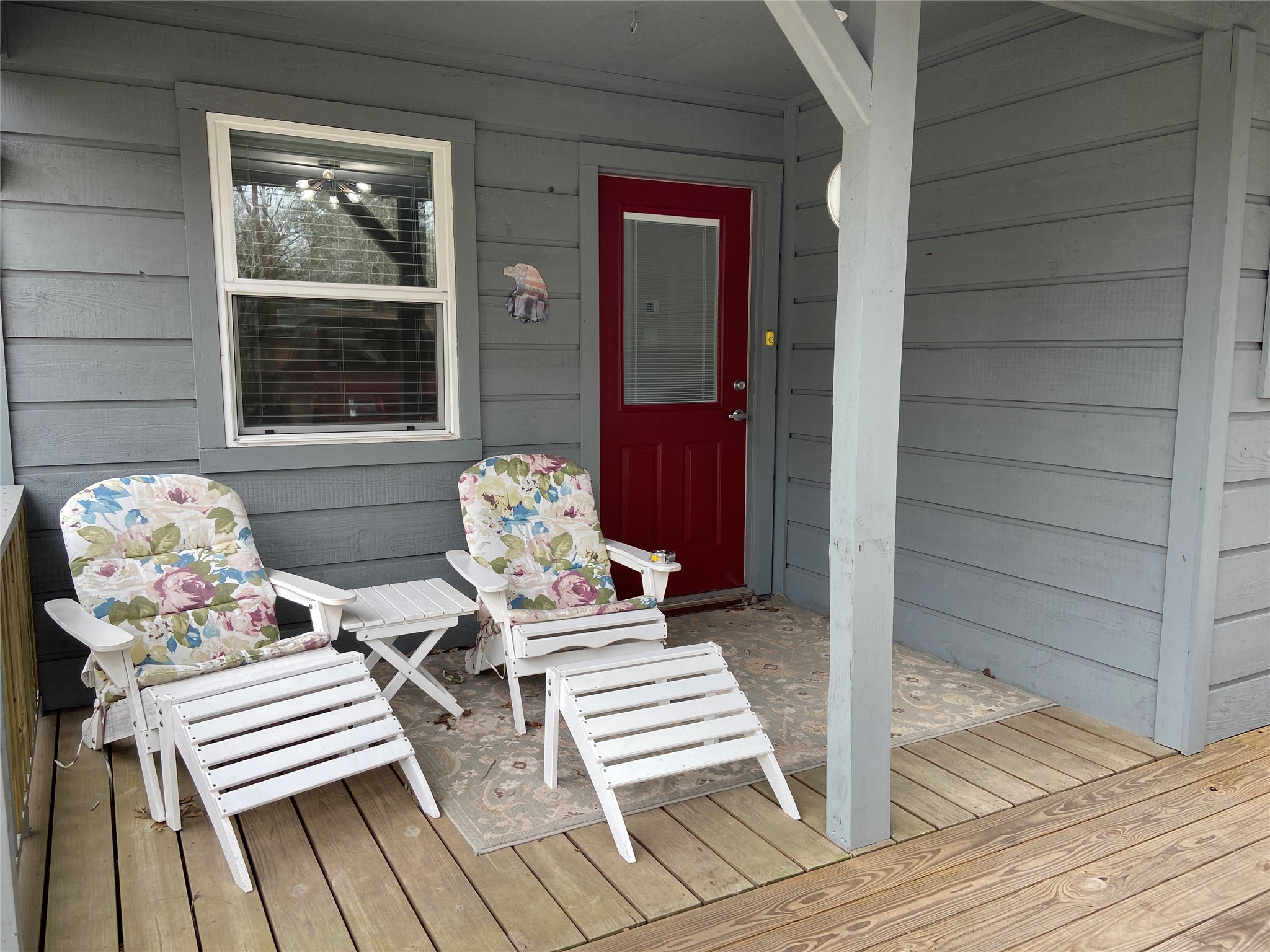 237 E Peterson Loop Property Photo 1