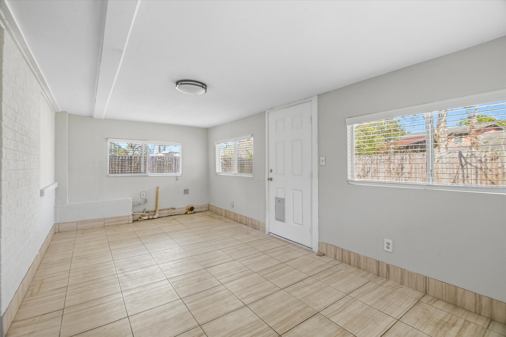 501 Ladd Street Property Photo 26