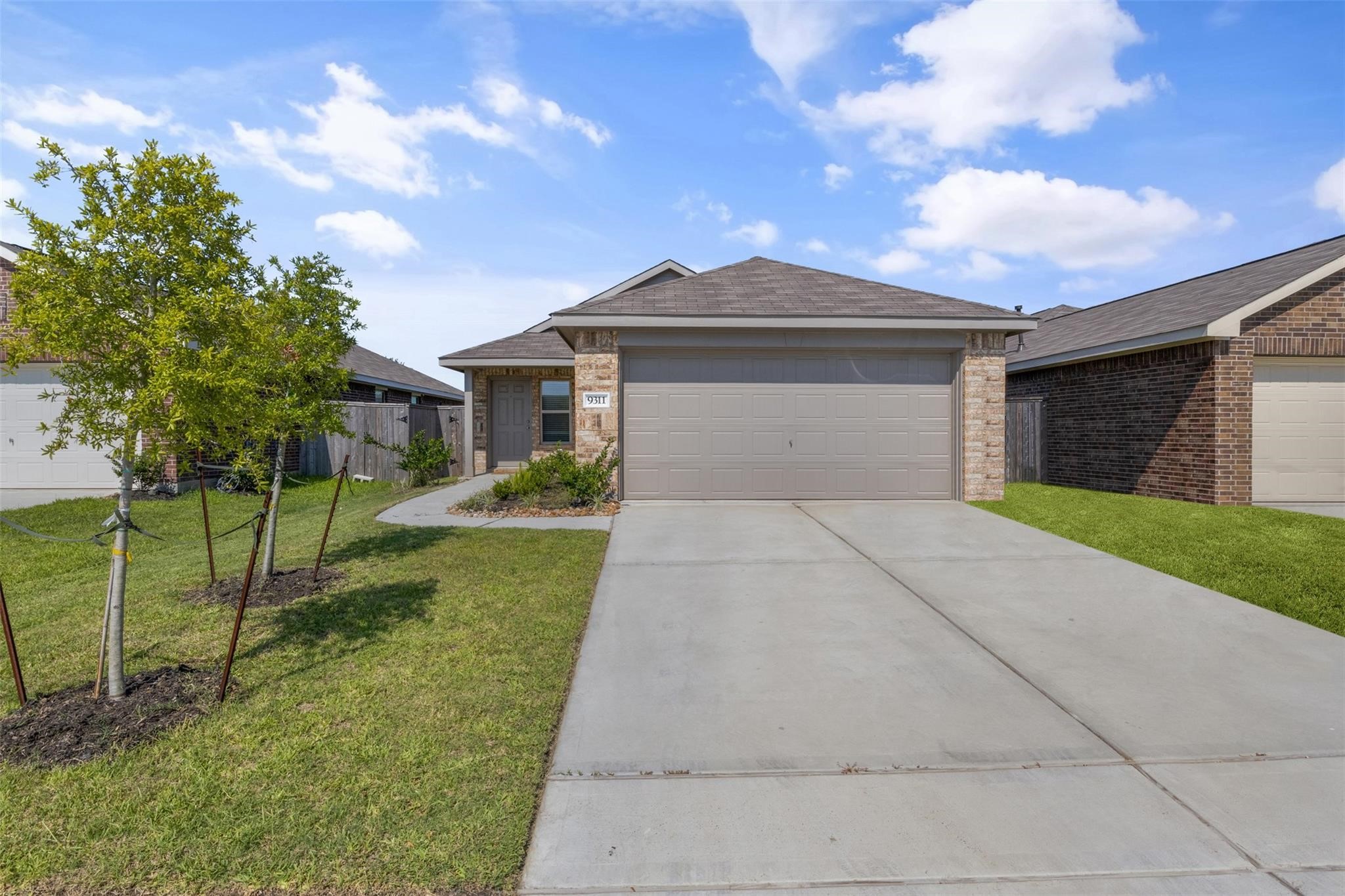 9311 Sierra Point Way Property Photo 3