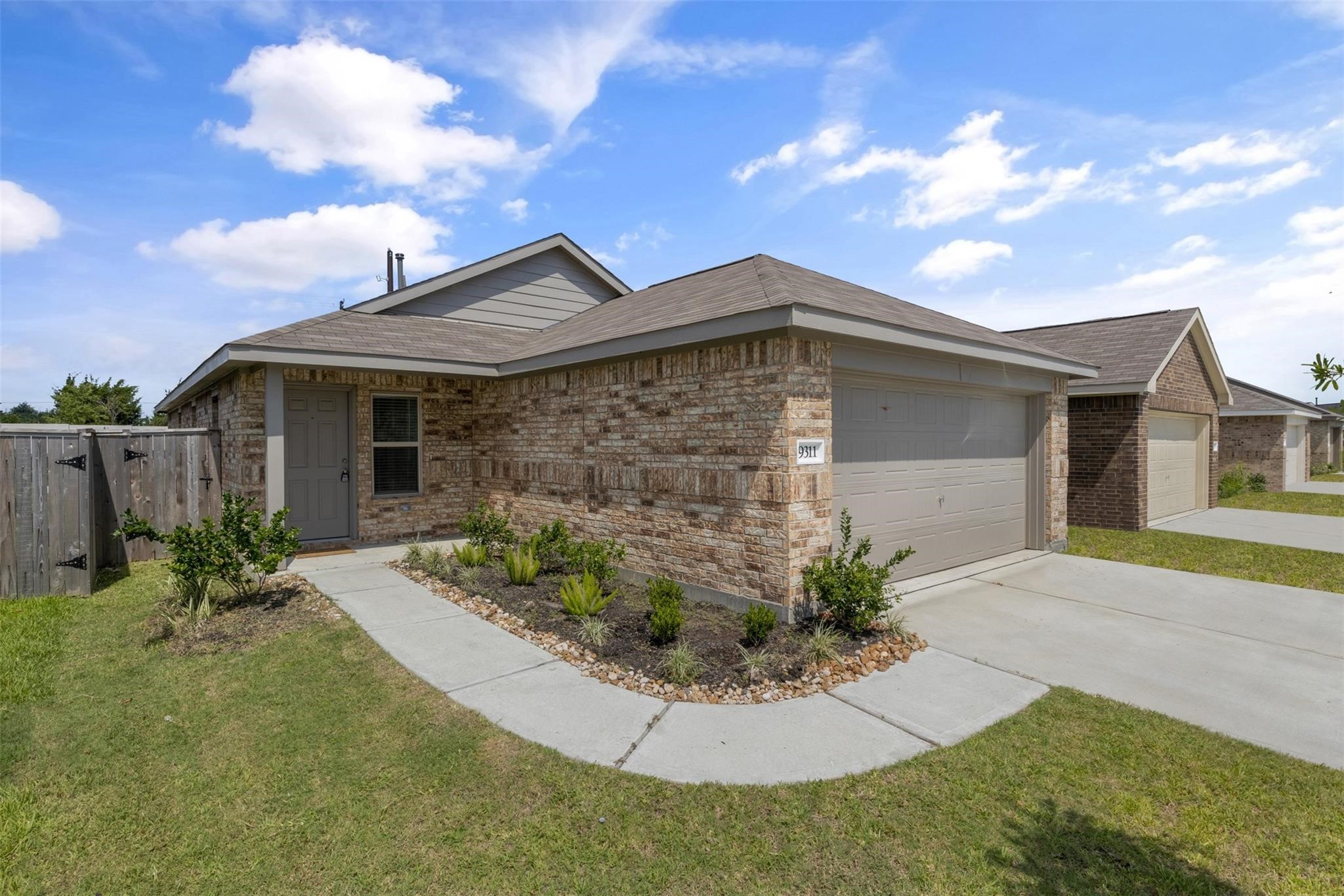 9311 Sierra Point Way Property Photo 4