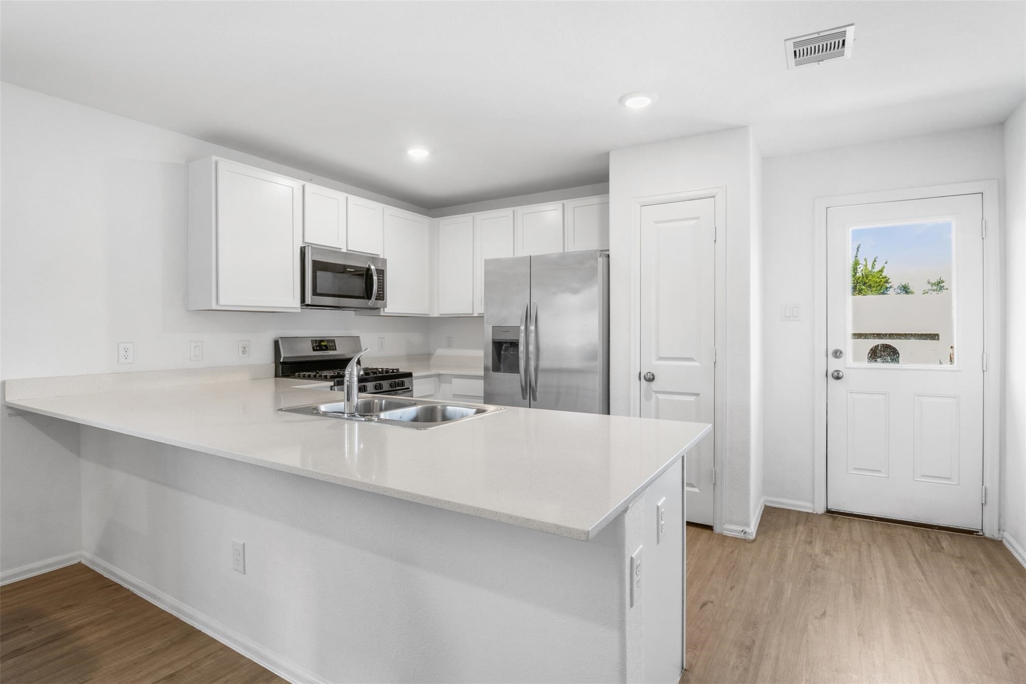 9311 Sierra Point Way Property Photo 8