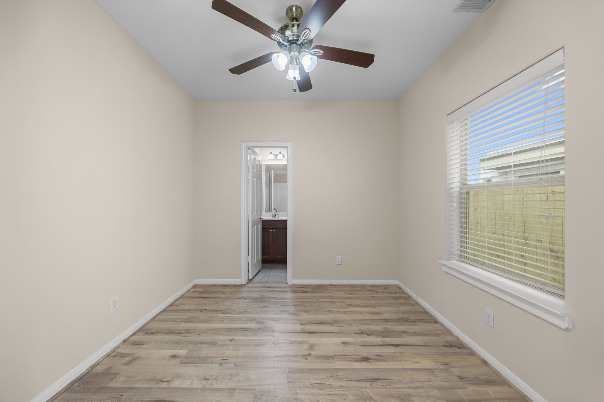 932 W 26th Street B Property Photo 8