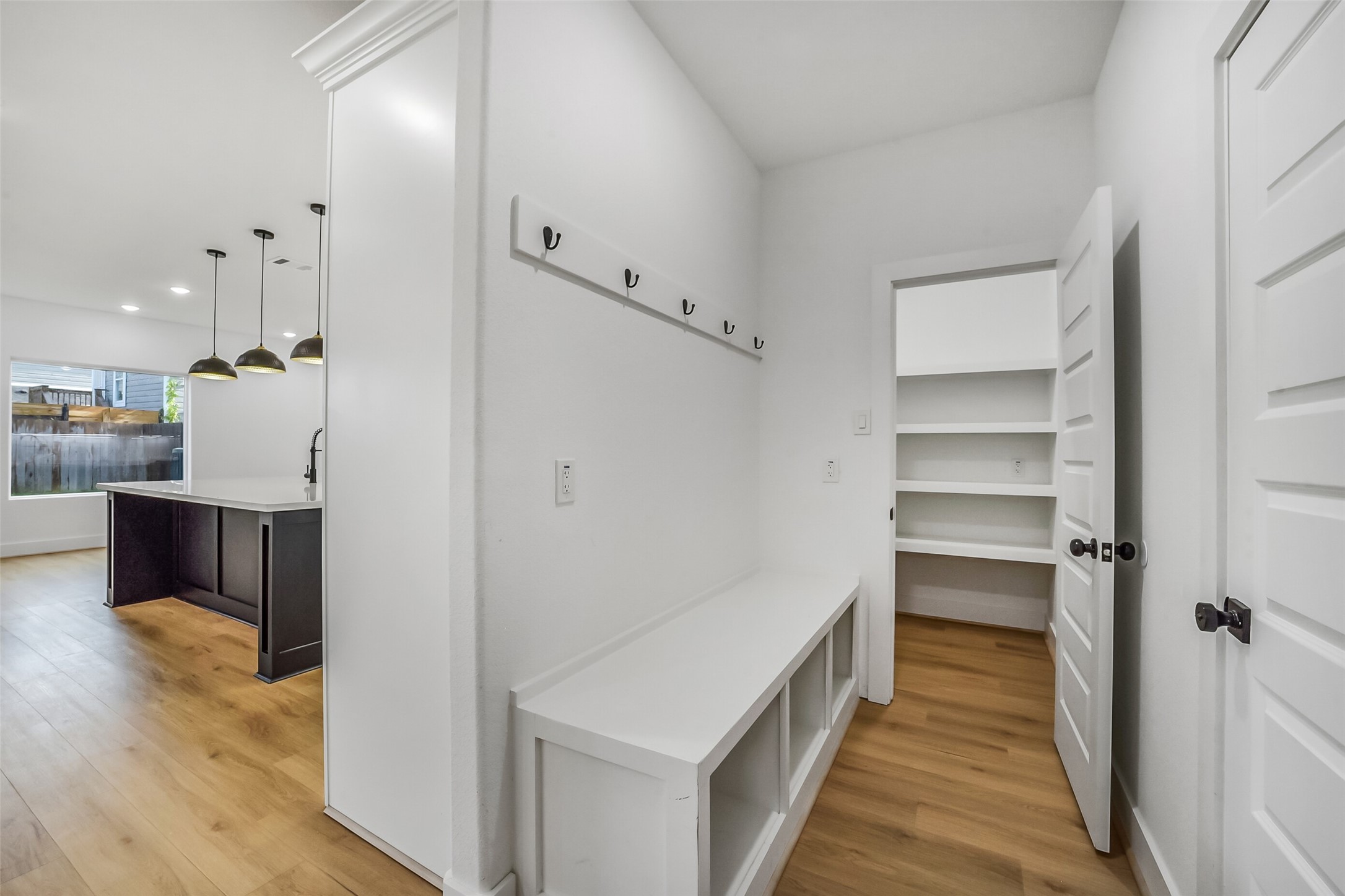 514 Melbourne Street B Property Photo 30