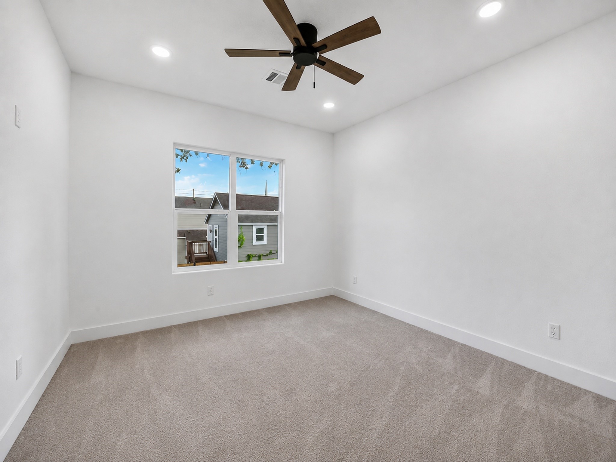 514 Melbourne Street B Property Photo 36