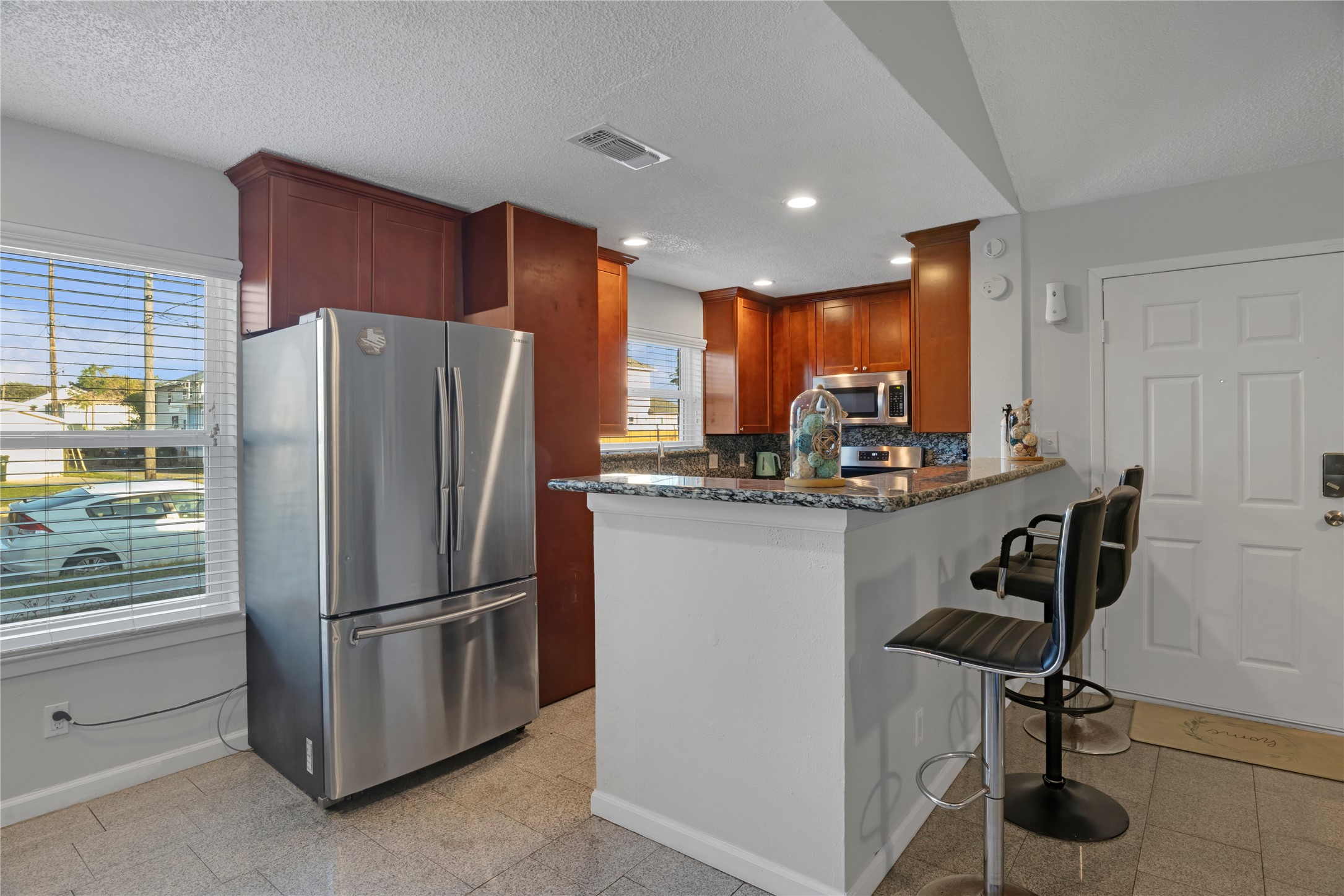 2507 37th Street Property Photo 10